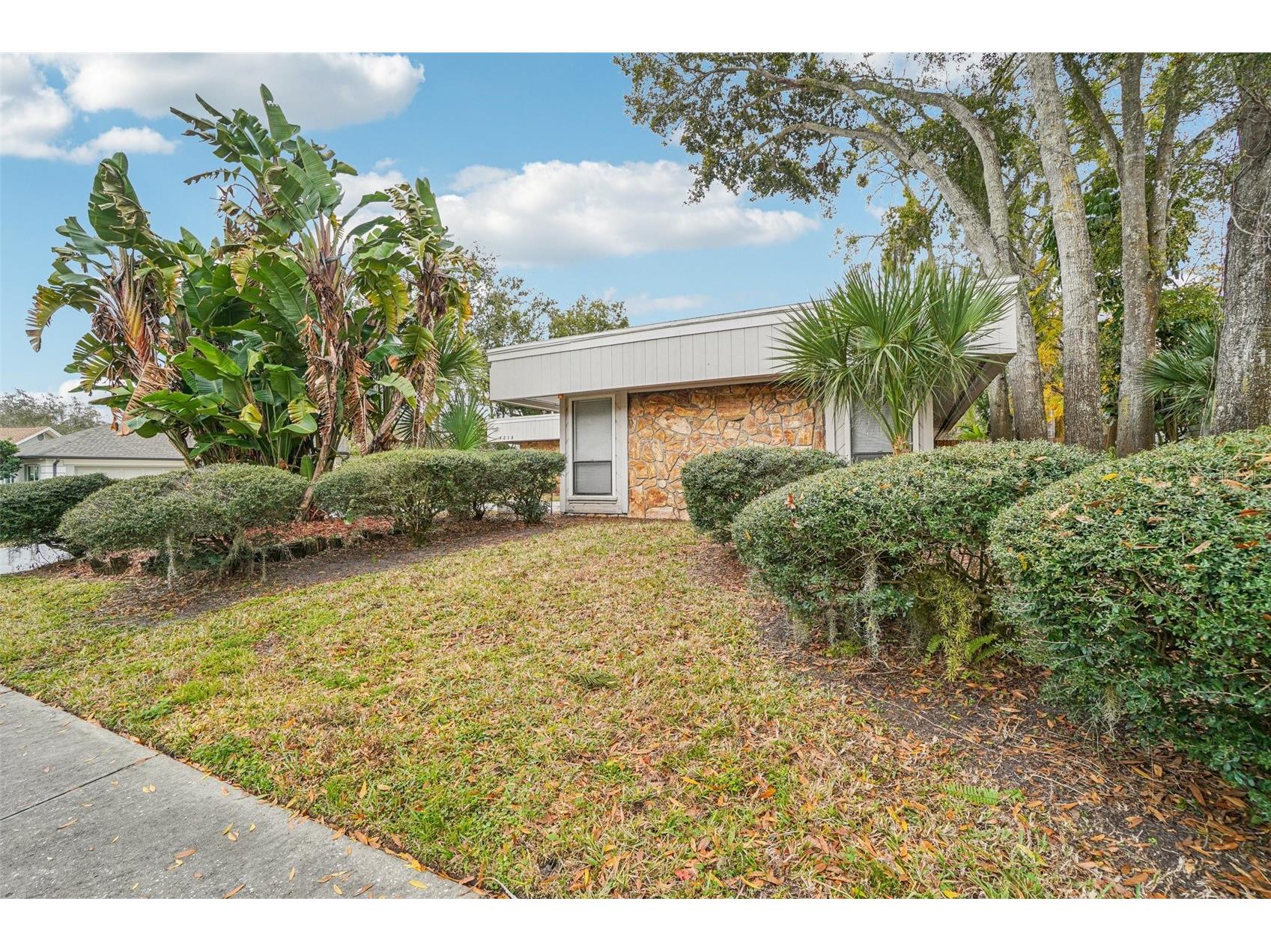 4218 Water Oaks Lane Tampa FL 33618 TB8475642 image2