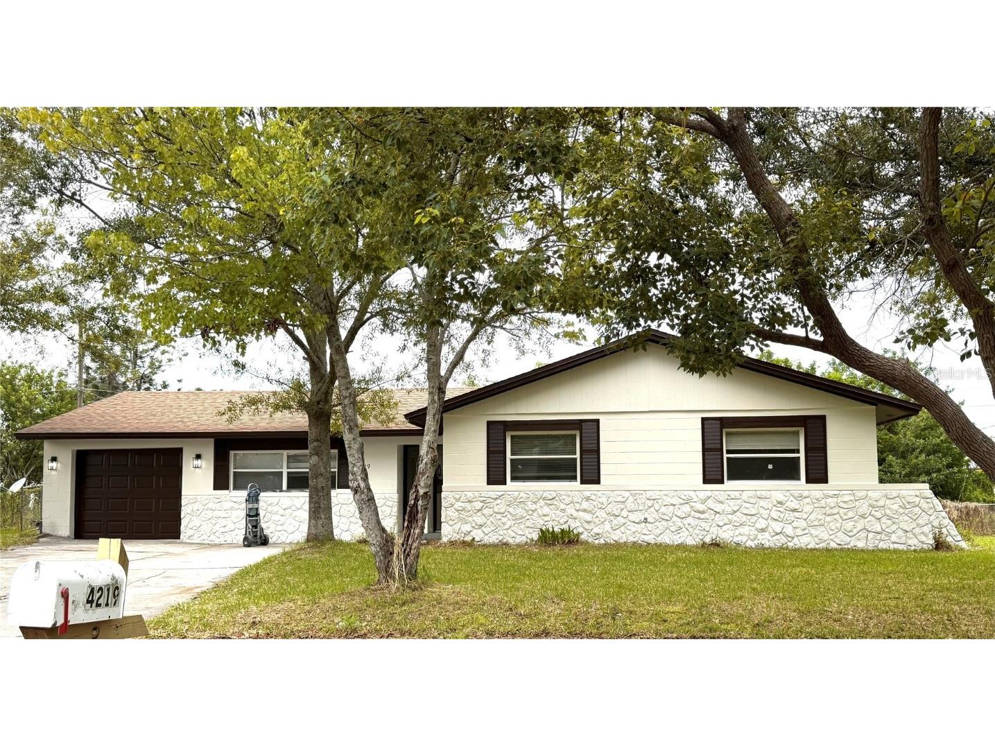 4219 Chateau Road Orlando FL 32808 O6325917 image1