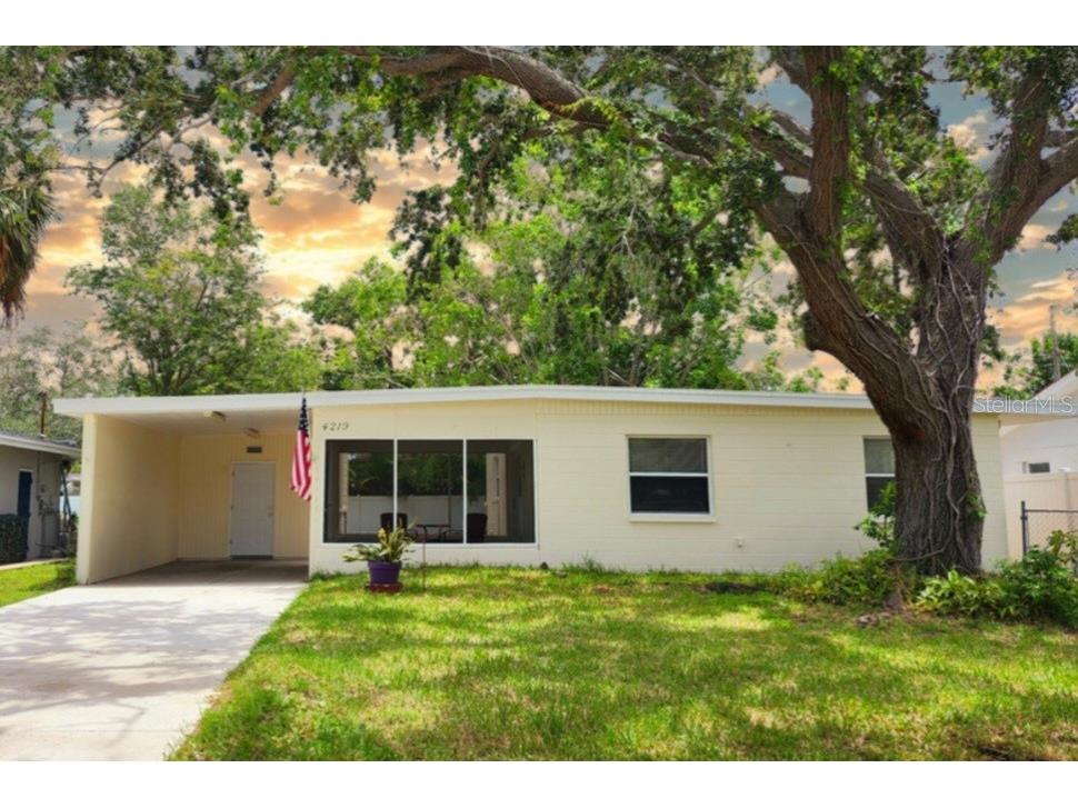 4219 Des Moines Street NE Saint Petersburg FL 33703 TB8452176 image1