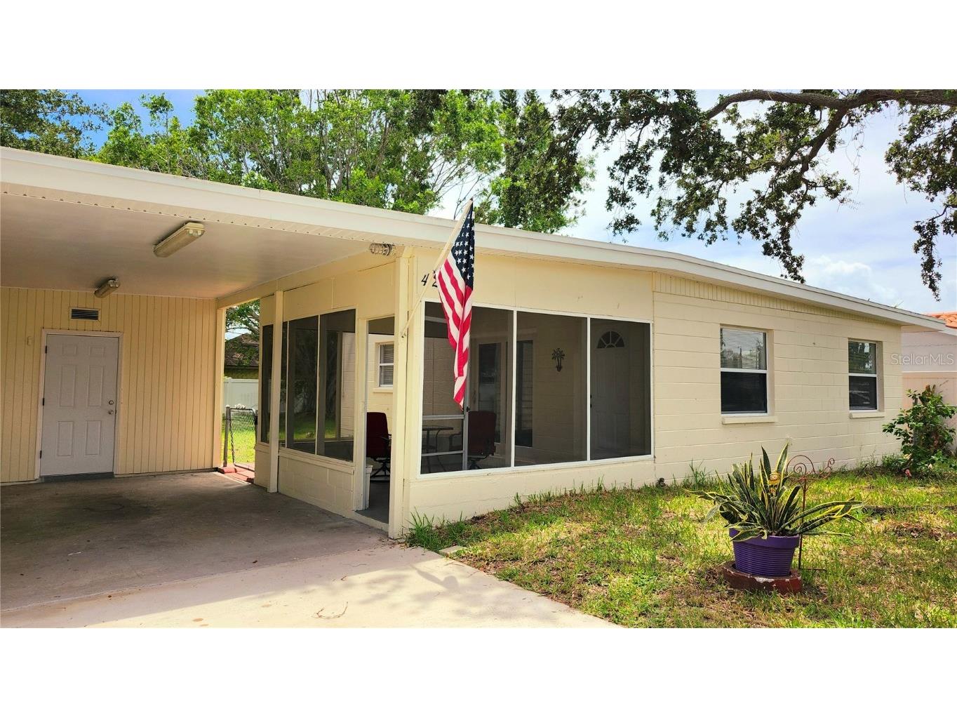 4219 Des Moines Street NE Saint Petersburg FL 33703 TB8452176 image2