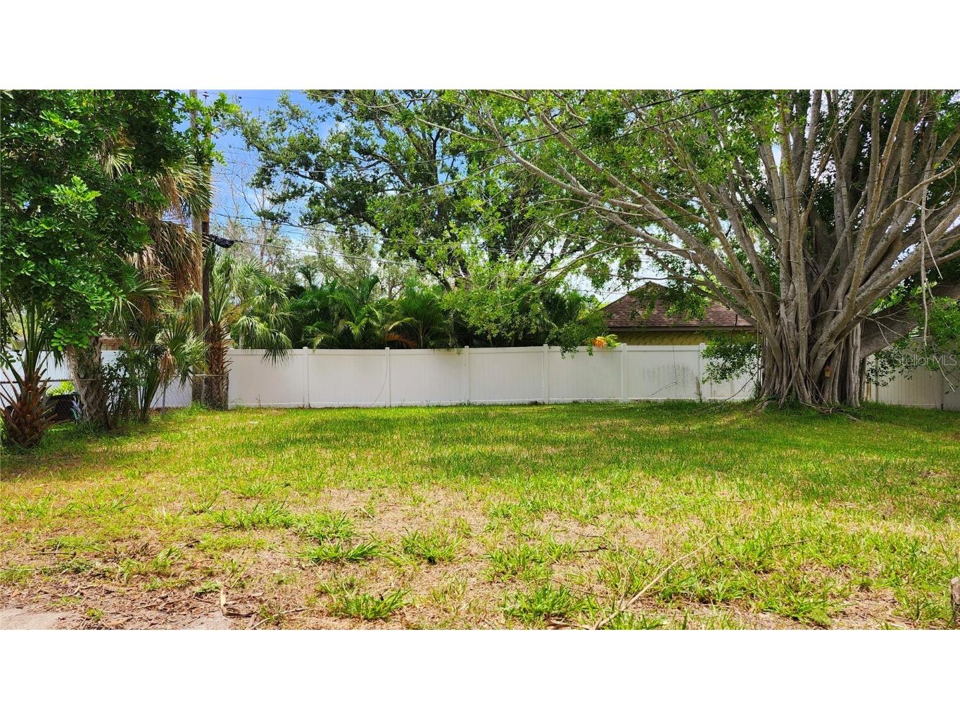 4219 Des Moines Street NE Saint Petersburg FL 33703 TB8452176 image3