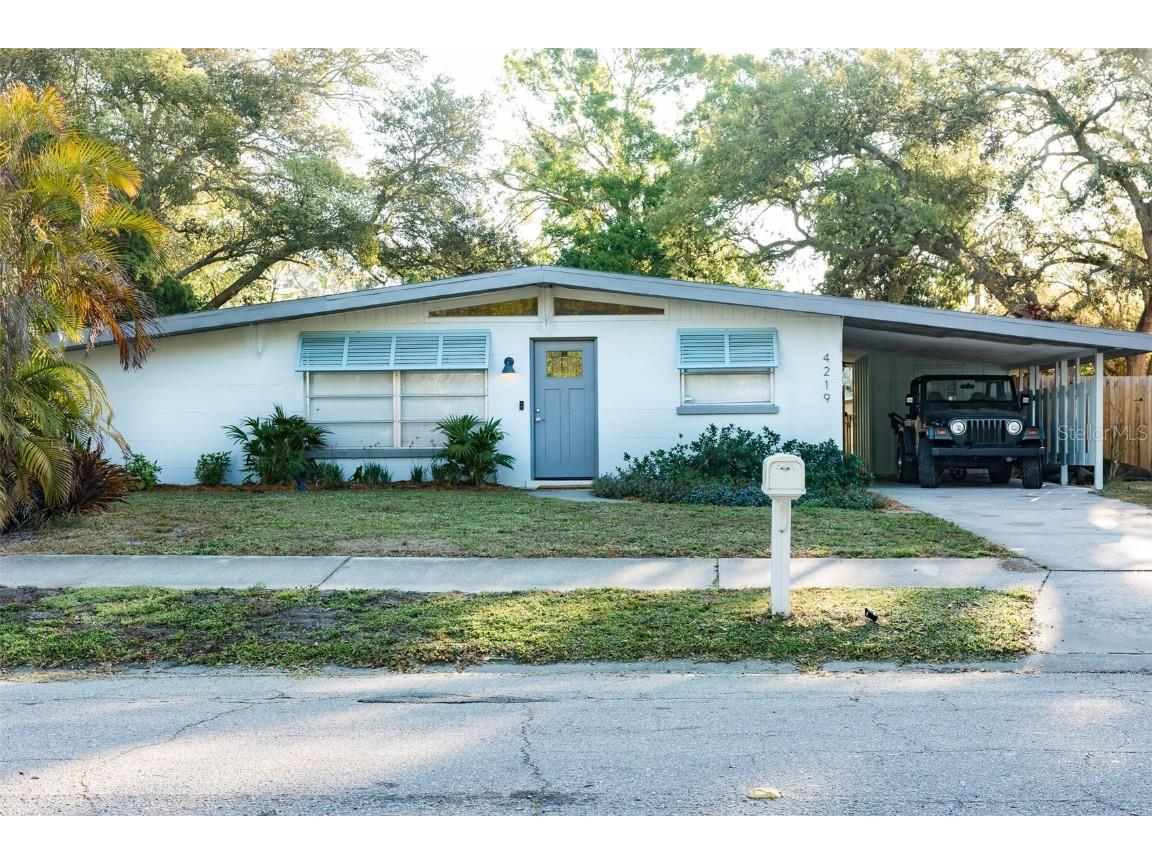 4219 Maceachen Boulevard Sarasota FL 34233 A4562205 image1