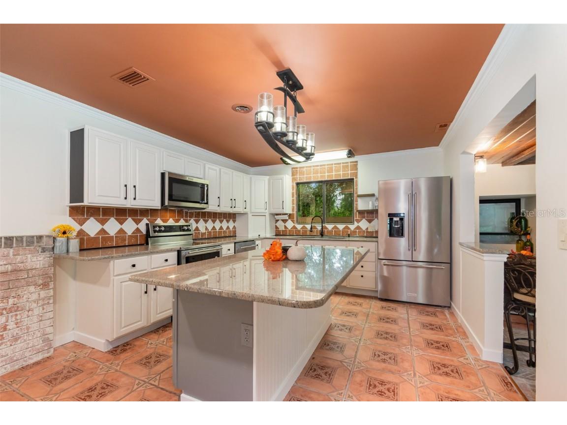 4219 Magnolia Avenue Leesburg FL 34748 - CANAL TO LAKE HARRIS O6348295 image10