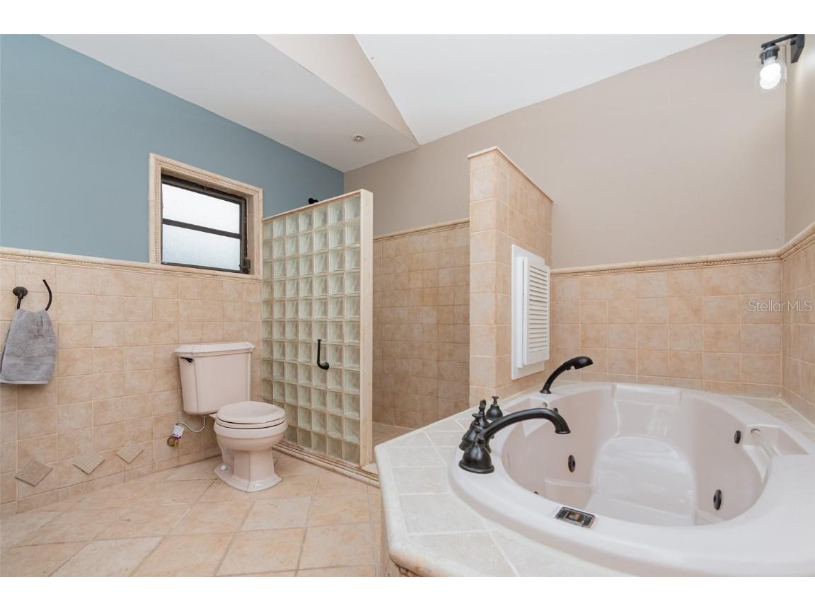 4219 Magnolia Avenue Leesburg FL 34748 - CANAL TO LAKE HARRIS O6348295 image16