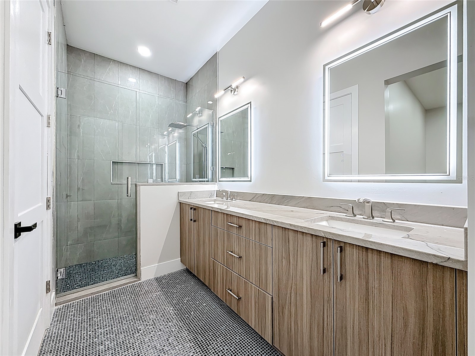 4219 W Bay View Avenue Tampa FL 33611 TB8434544 image25