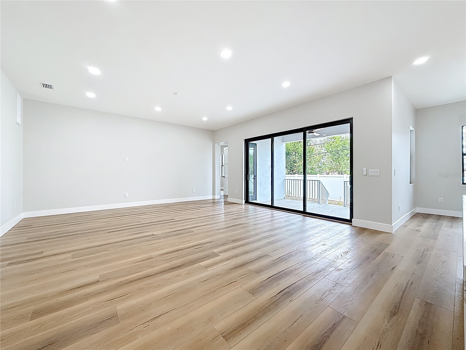 4219 W Bay View Avenue Tampa FL 33611 TB8434544 image7