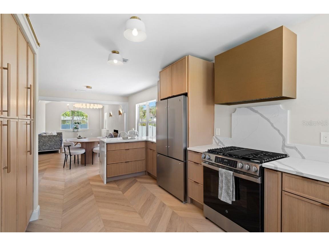 422 24th Street N Saint Petersburg FL 33713 TB8375360 image14