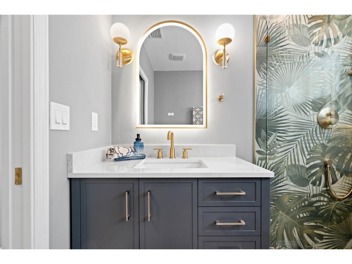 422 24th Street N Saint Petersburg FL 33713 TB8375360 image22