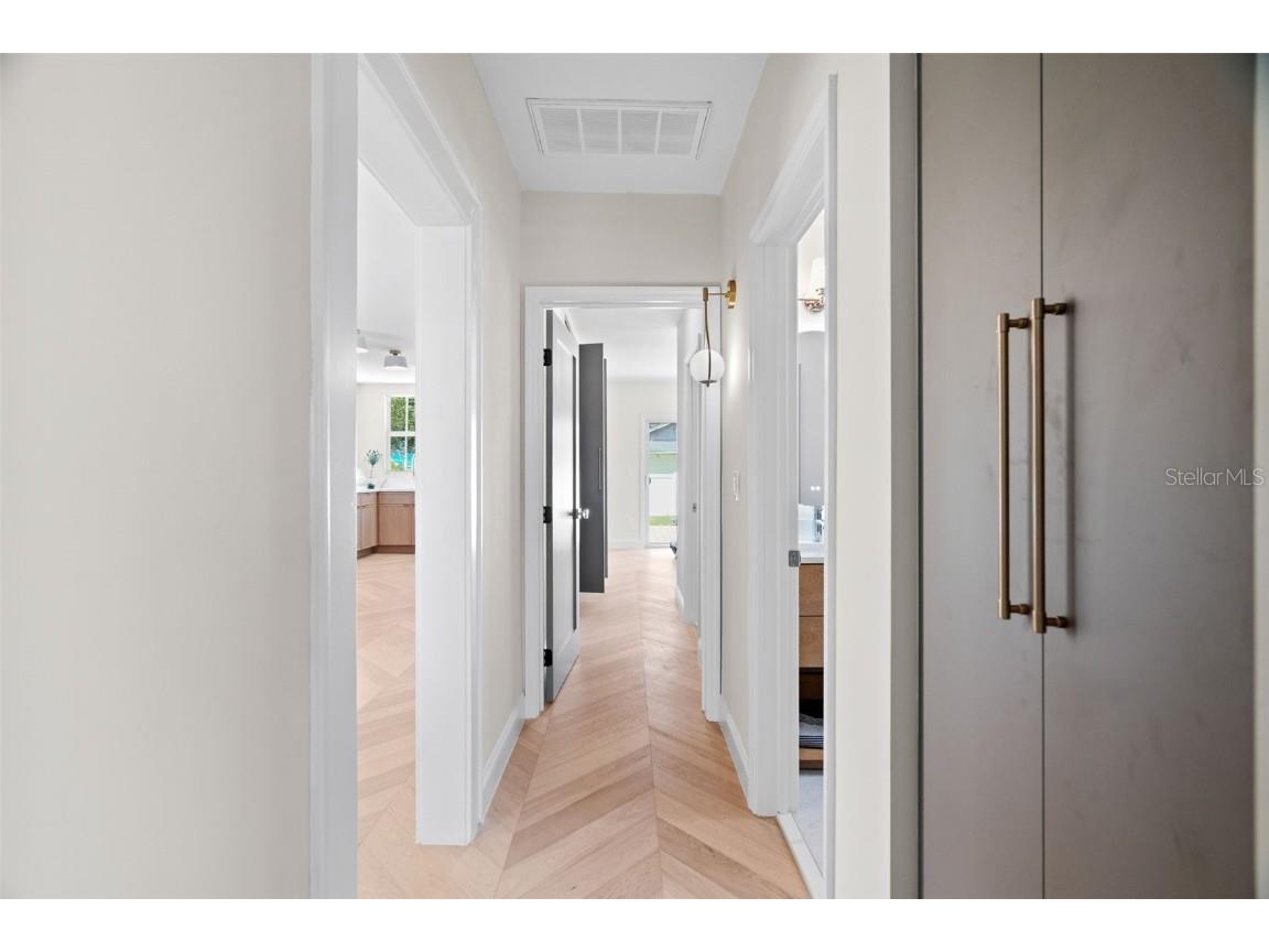 422 24th Street N Saint Petersburg FL 33713 TB8375360 image24