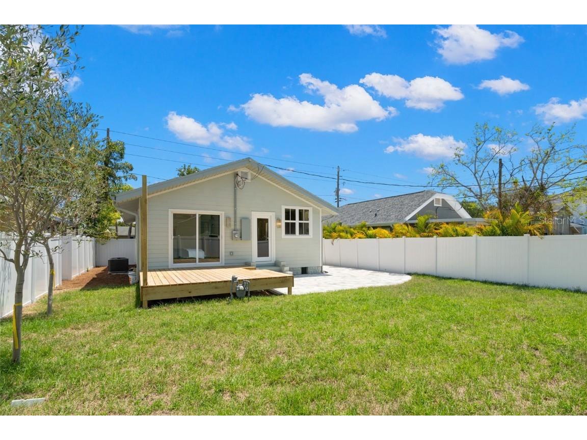 422 24th Street N Saint Petersburg FL 33713 TB8375360 image4