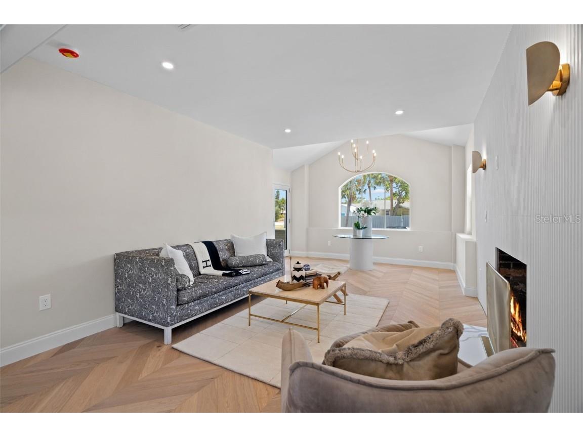 422 24th Street N Saint Petersburg FL 33713 TB8375360 image7