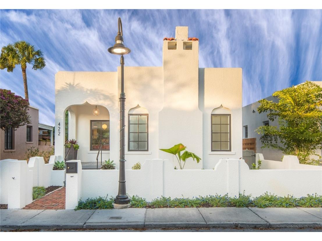 422 Burns Court Sarasota FL 34236 A4574305 image1