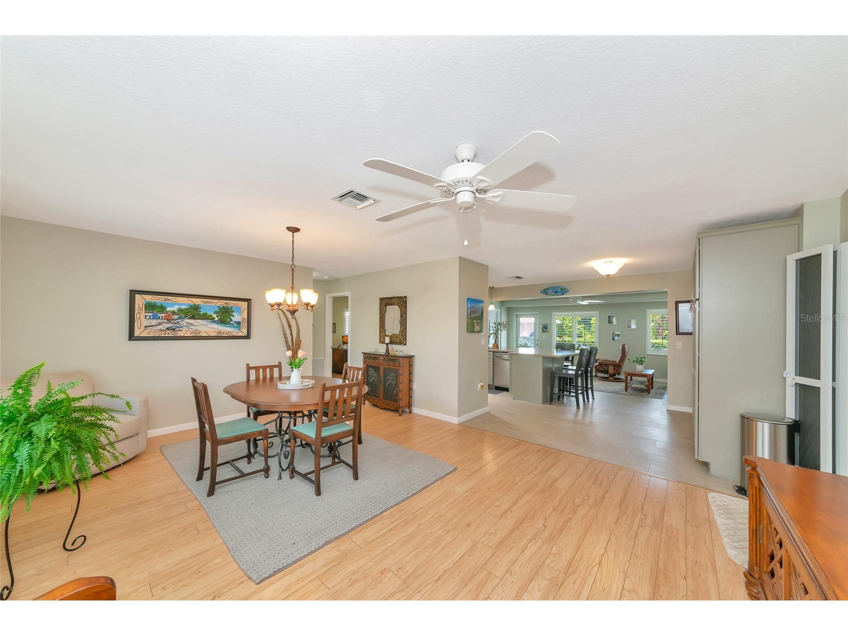 422 Circlewood Drive #H6 Venice FL 34293 N6144442 image2