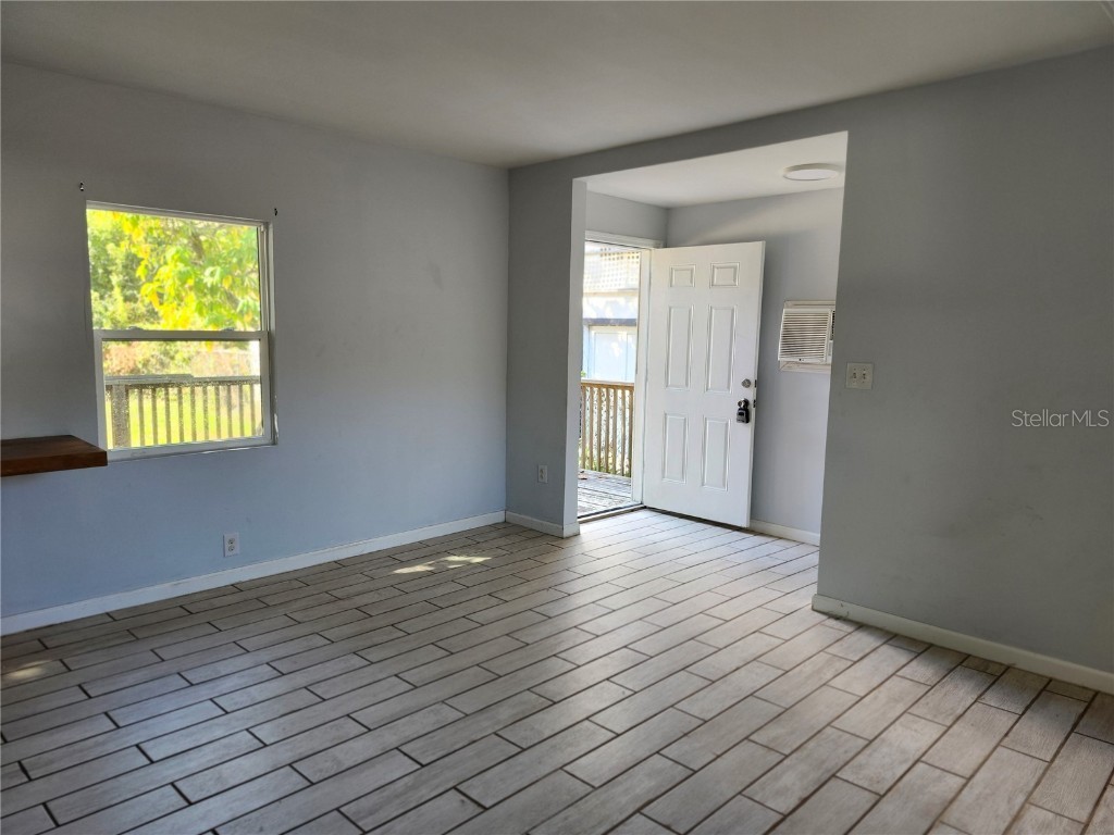 422 NW 9th Av Gainesville FL 32602 GC534211 image5