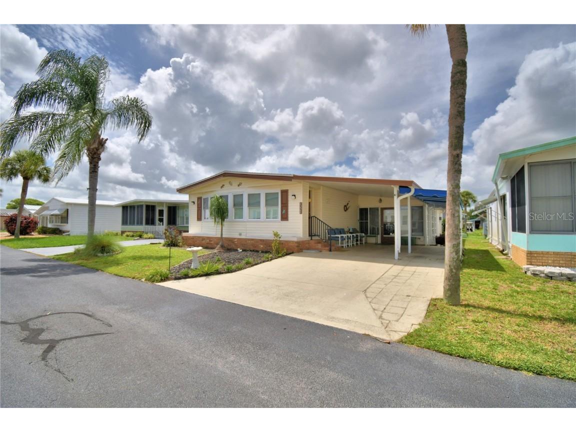 4220 Cedarwood Street Winter Haven FL 33880 - Dinner Lake P4935575 image1