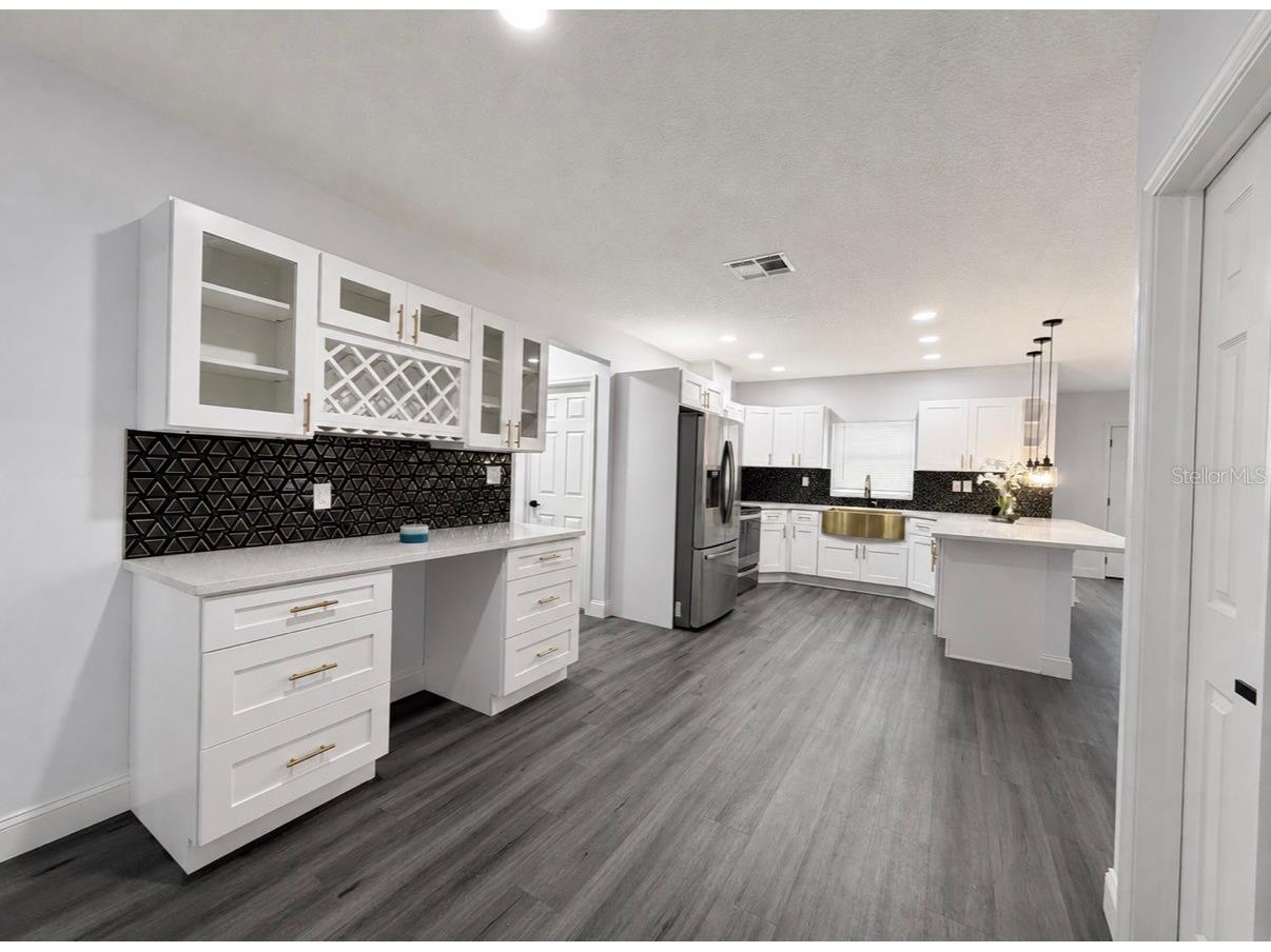 4220 E Eva Street Tampa FL 33617 TB8519216 image13