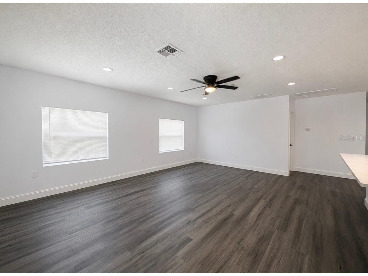 4220 E Eva Street Tampa FL 33617 TB8519216 image7