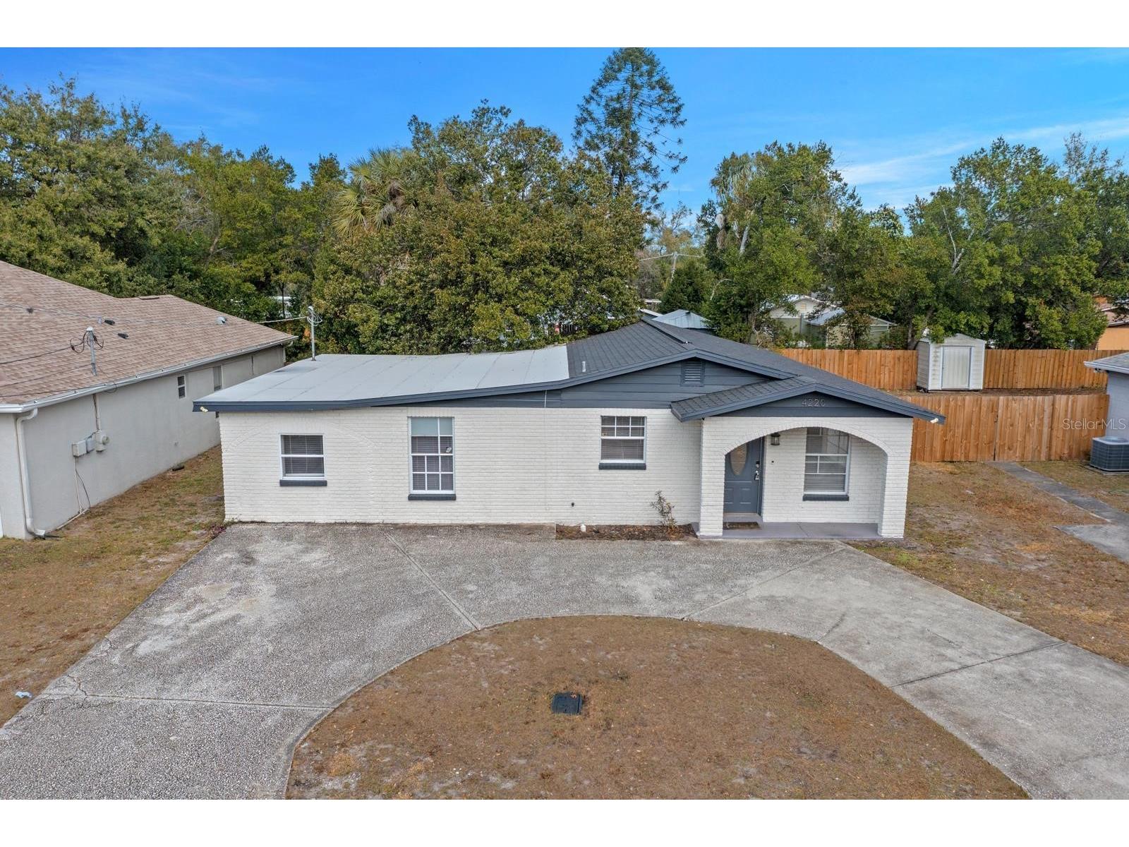 4220 E Powhatan Avenue Tampa FL 33610 TB8473544 image1