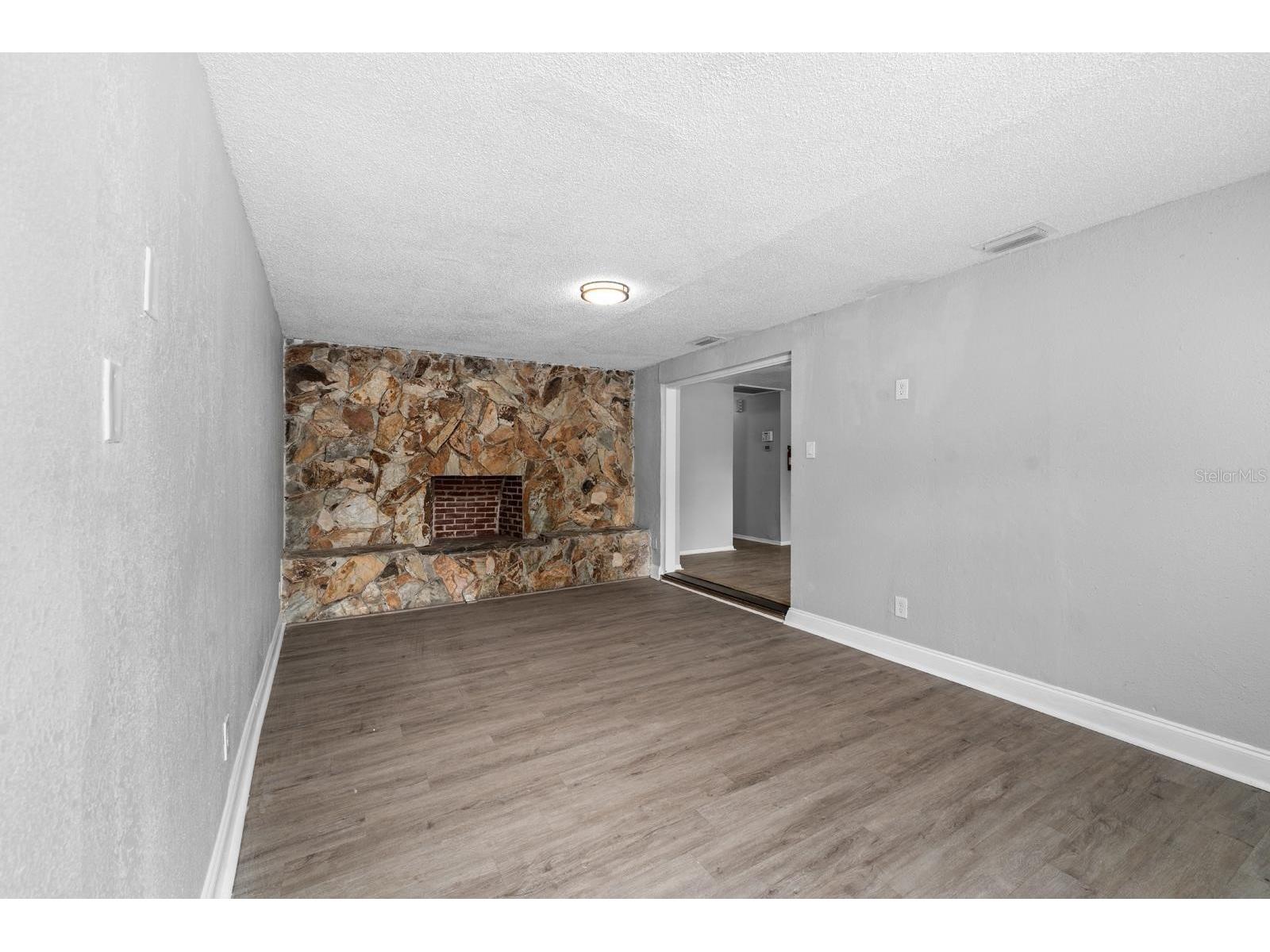 4220 E Powhatan Avenue Tampa FL 33610 TB8473544 image19