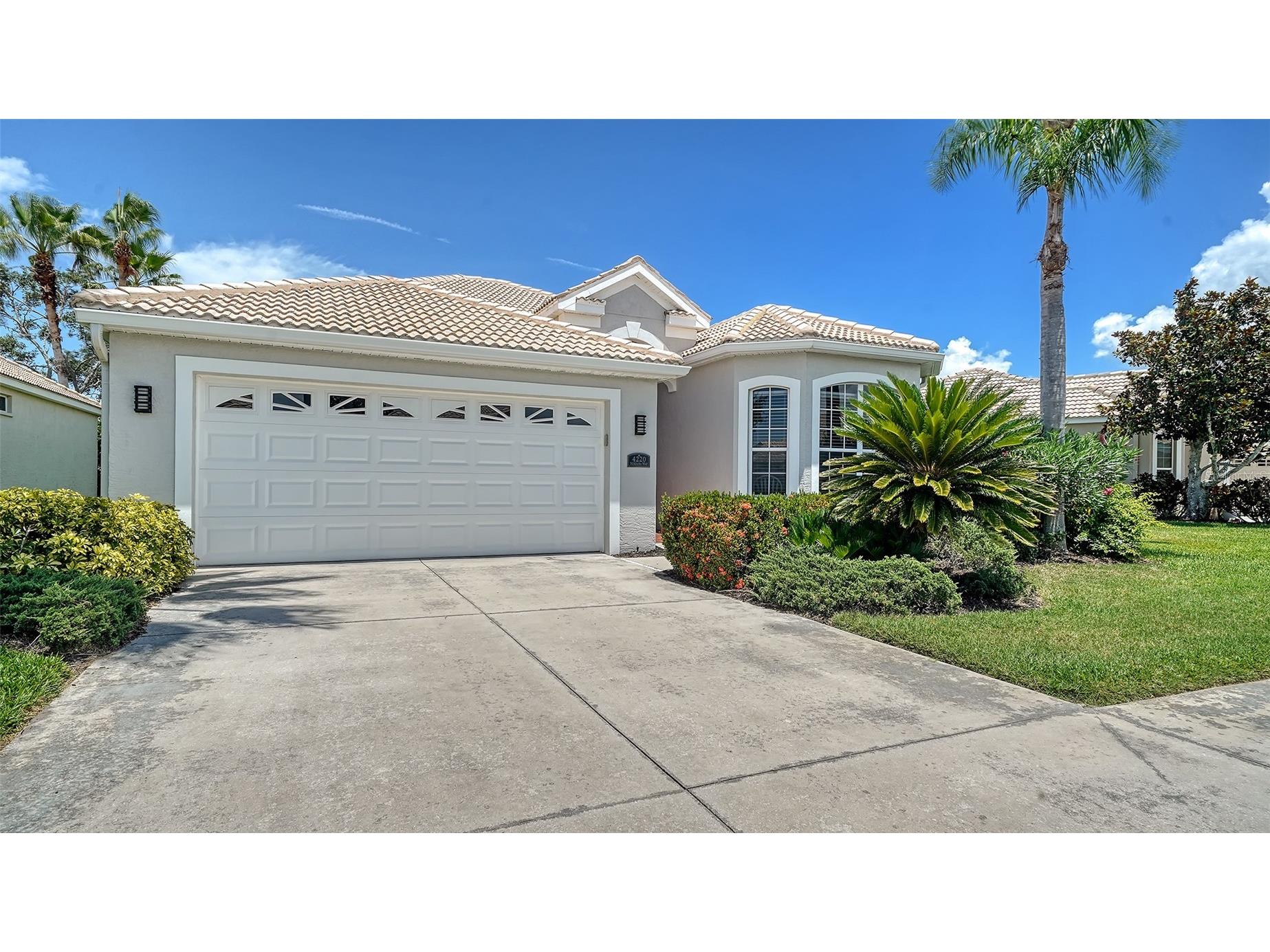 4220 Miriana Way Sarasota FL 34233 A4670570 image1