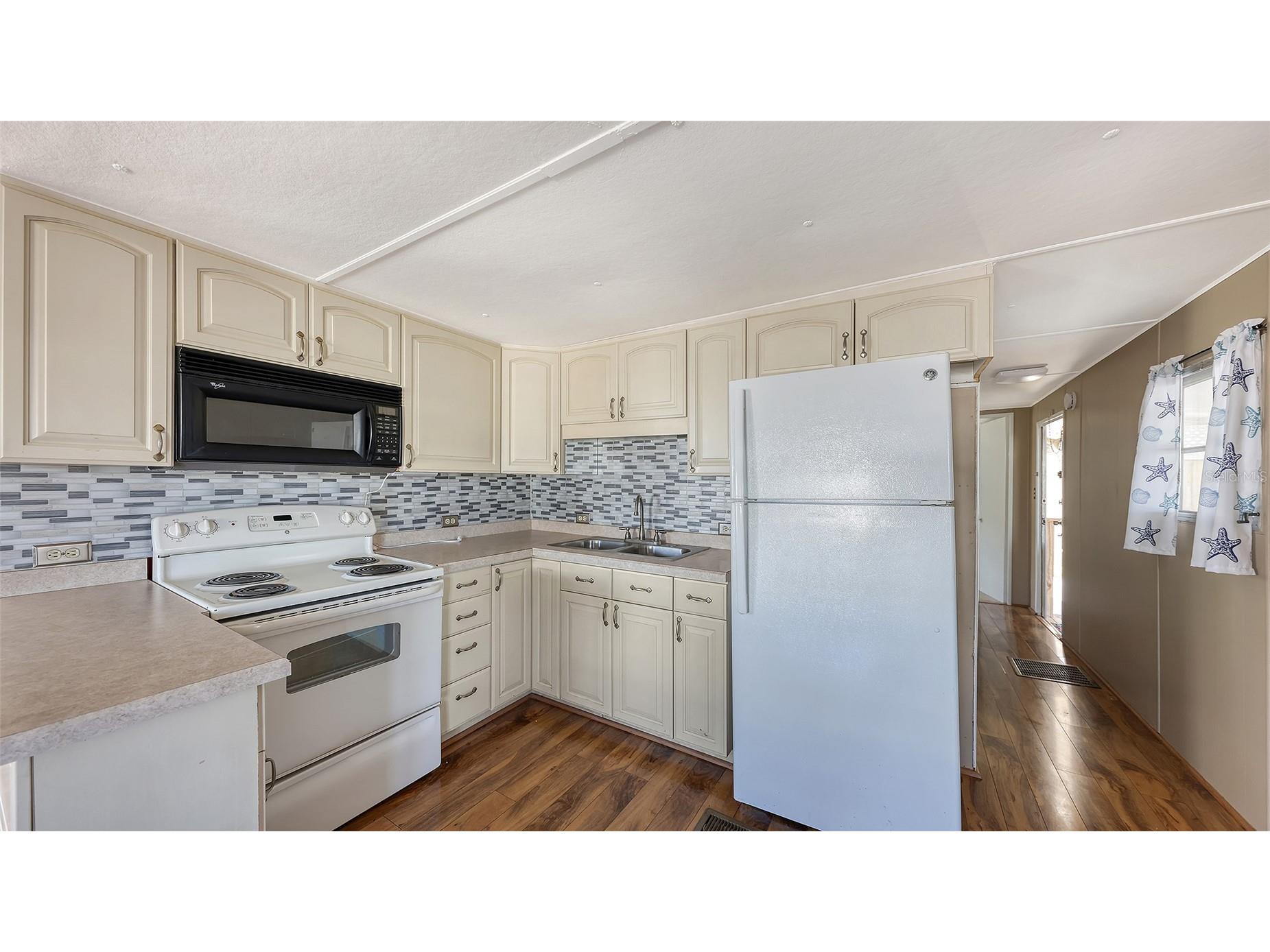 4221 11th Street E Ellenton FL 34222 A4678959 image3
