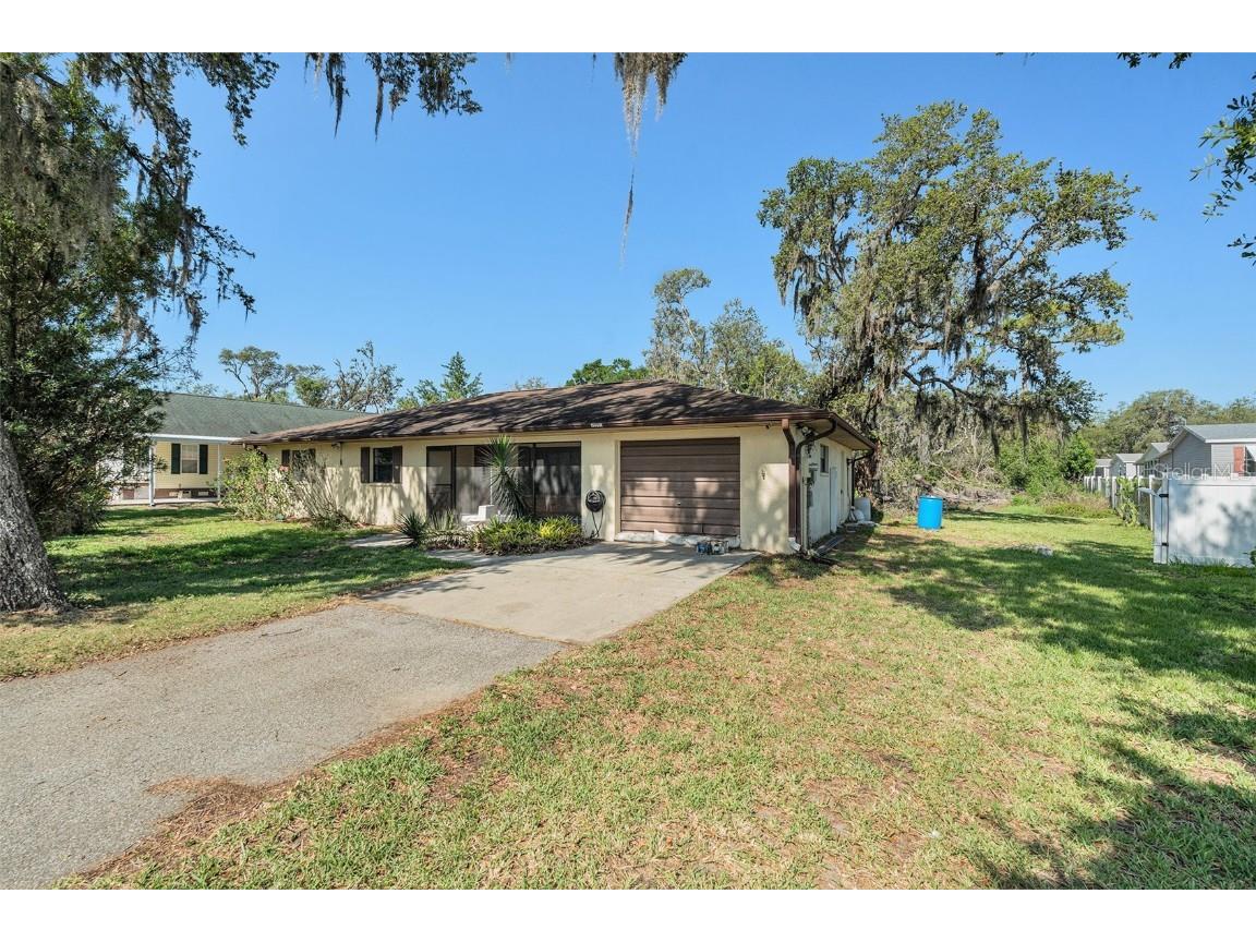 4221 Burrows Road Zephyrhills FL 33542 TB8389456 image1