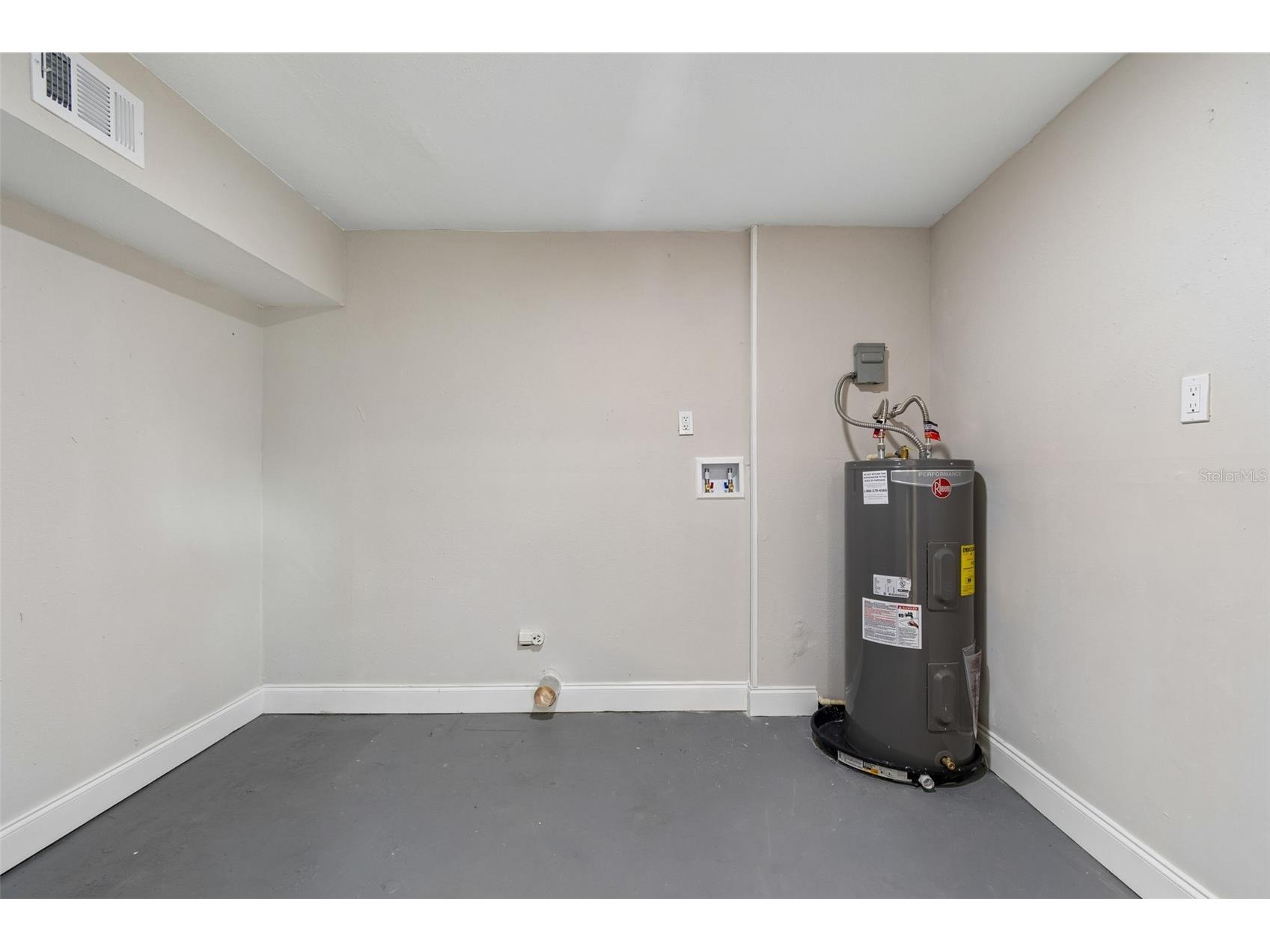 4221 Empire Place Tampa FL 33610 TB8504246 image40