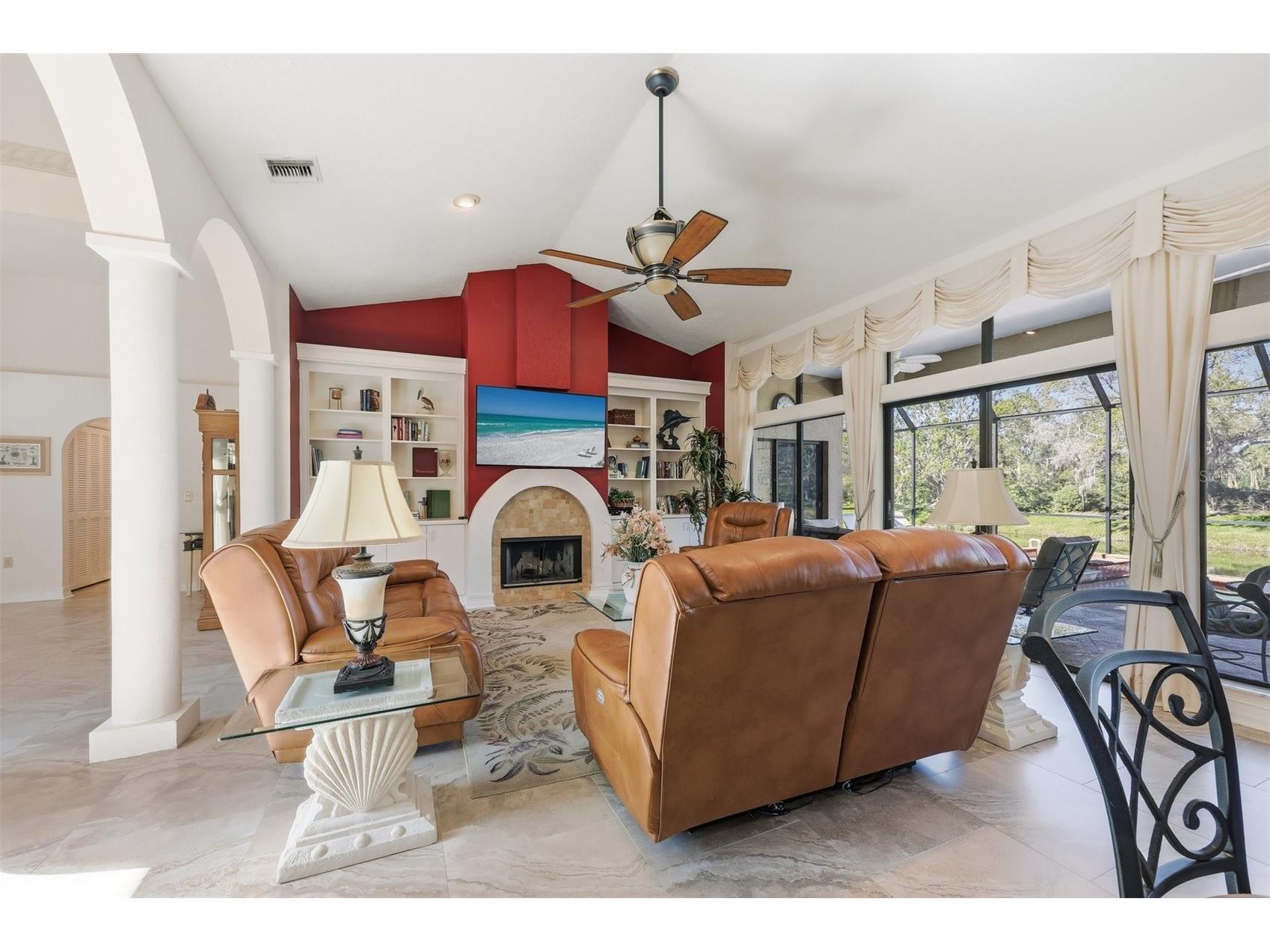 4221 Escondito Circle Sarasota FL 34238 A4679916 image10