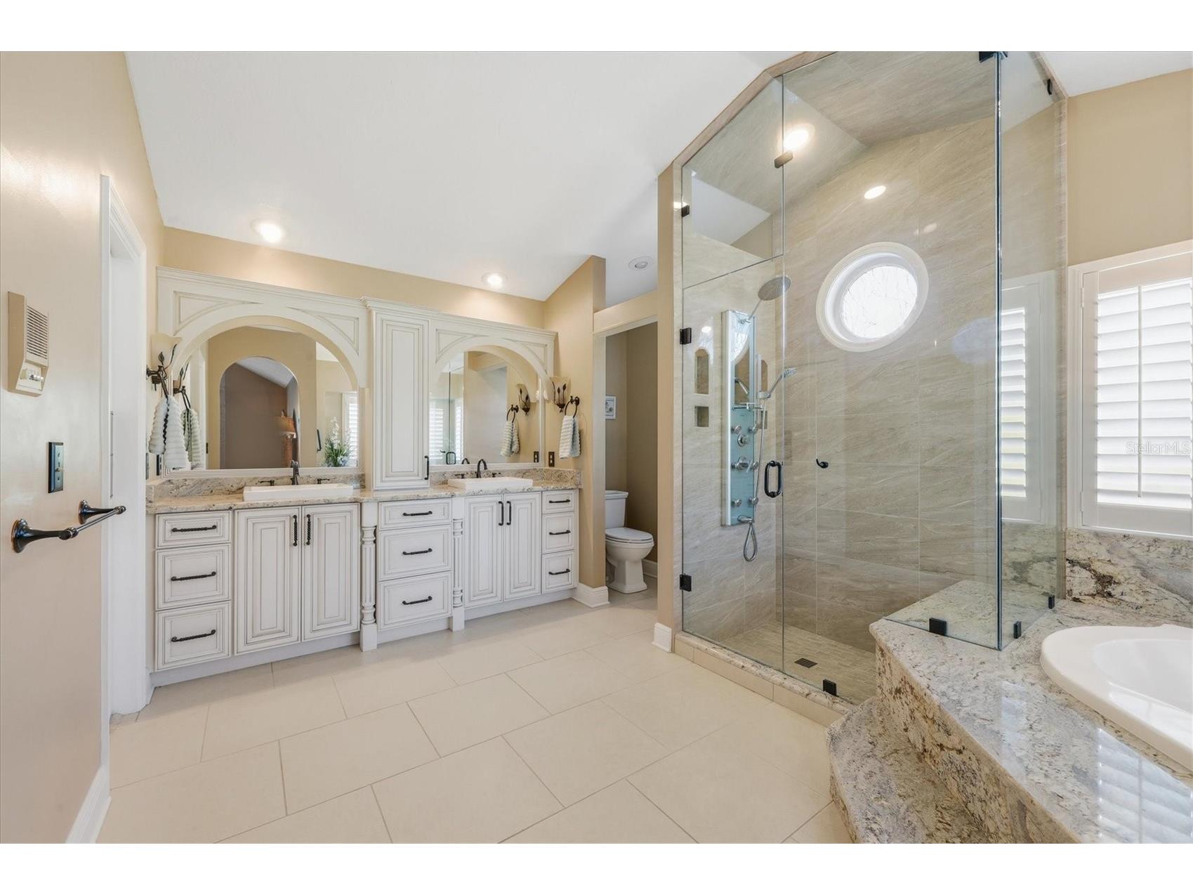 4221 Escondito Circle Sarasota FL 34238 A4679916 image24