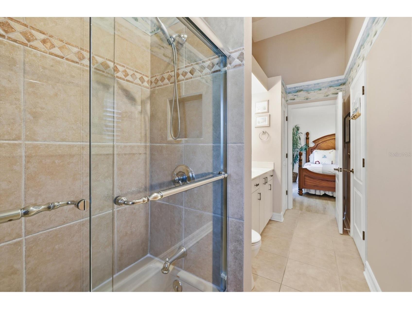 4221 Escondito Circle Sarasota FL 34238 A4679916 image26