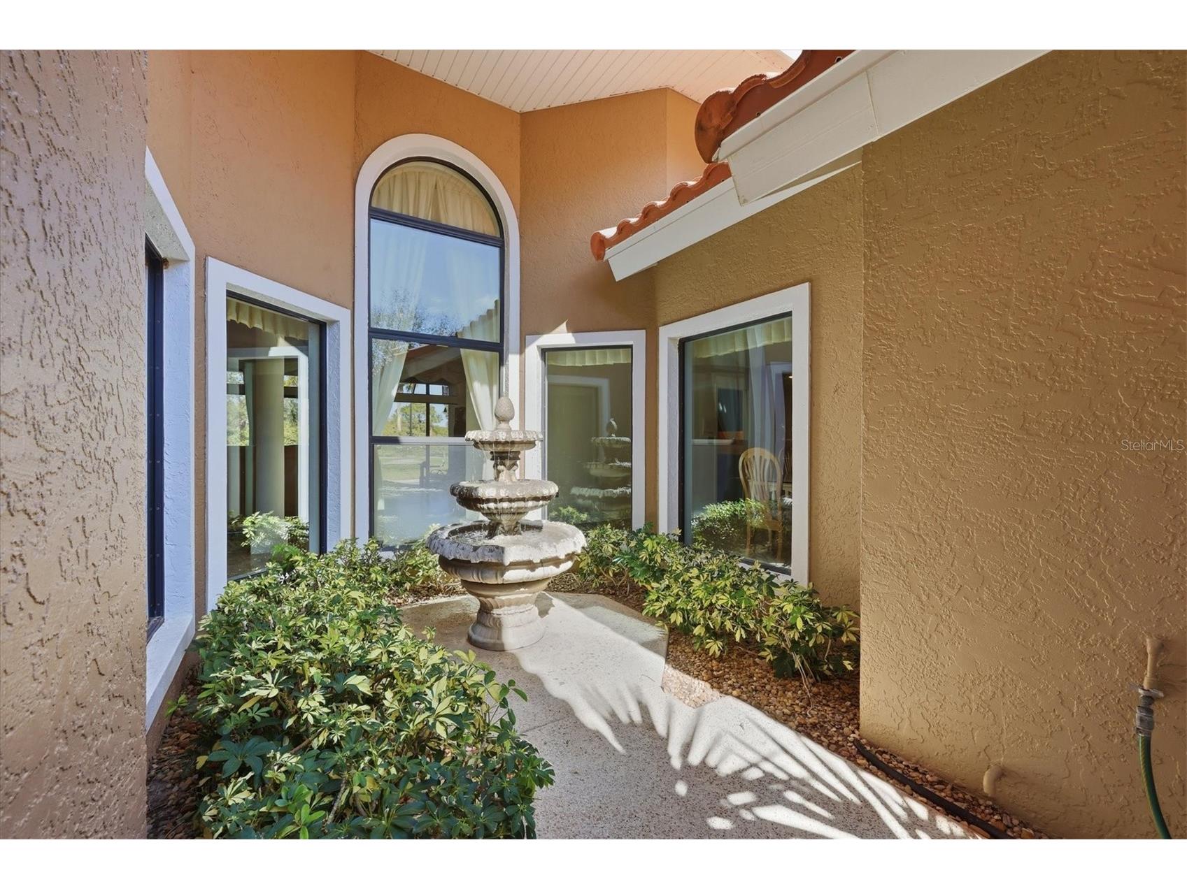 4221 Escondito Circle Sarasota FL 34238 A4679916 image6
