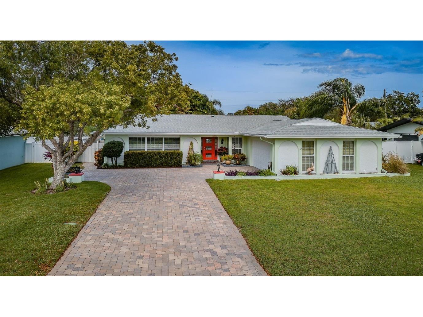 4221 Harbor Hills Drive Largo FL 33770 U8186232 image1