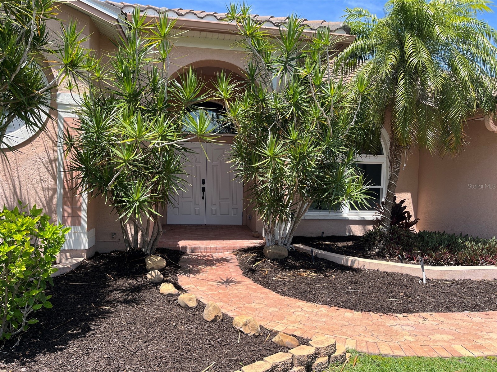 4221 Hearthstone Drive Sarasota FL 34238 A4693372 image1