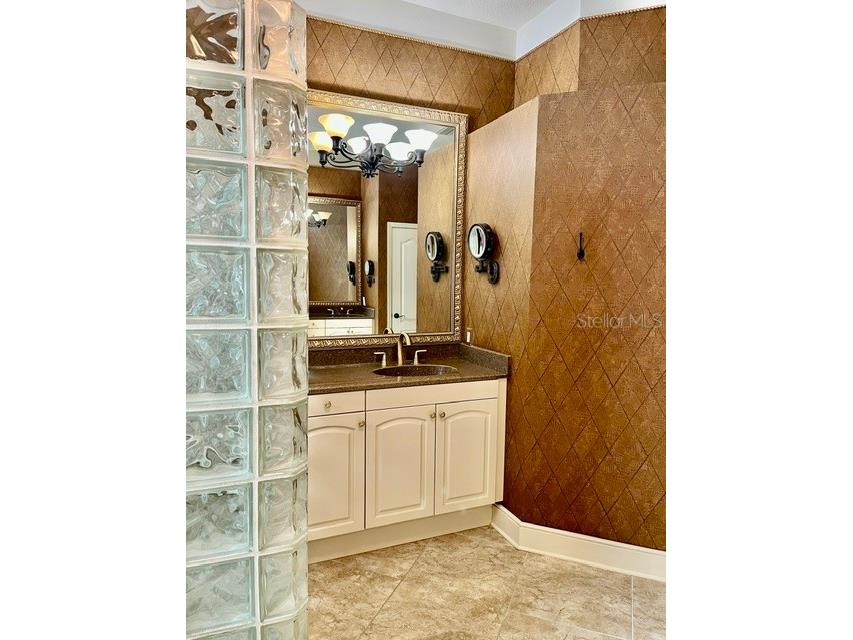 4221 Hearthstone Drive Sarasota FL 34238 A4693372 image22