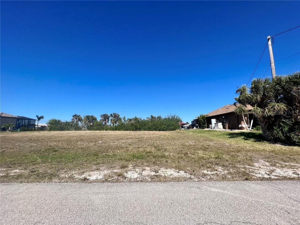 4221 NW 20th Terrace Cape Coral FL 33993 - KING CANAL C7515404 image2