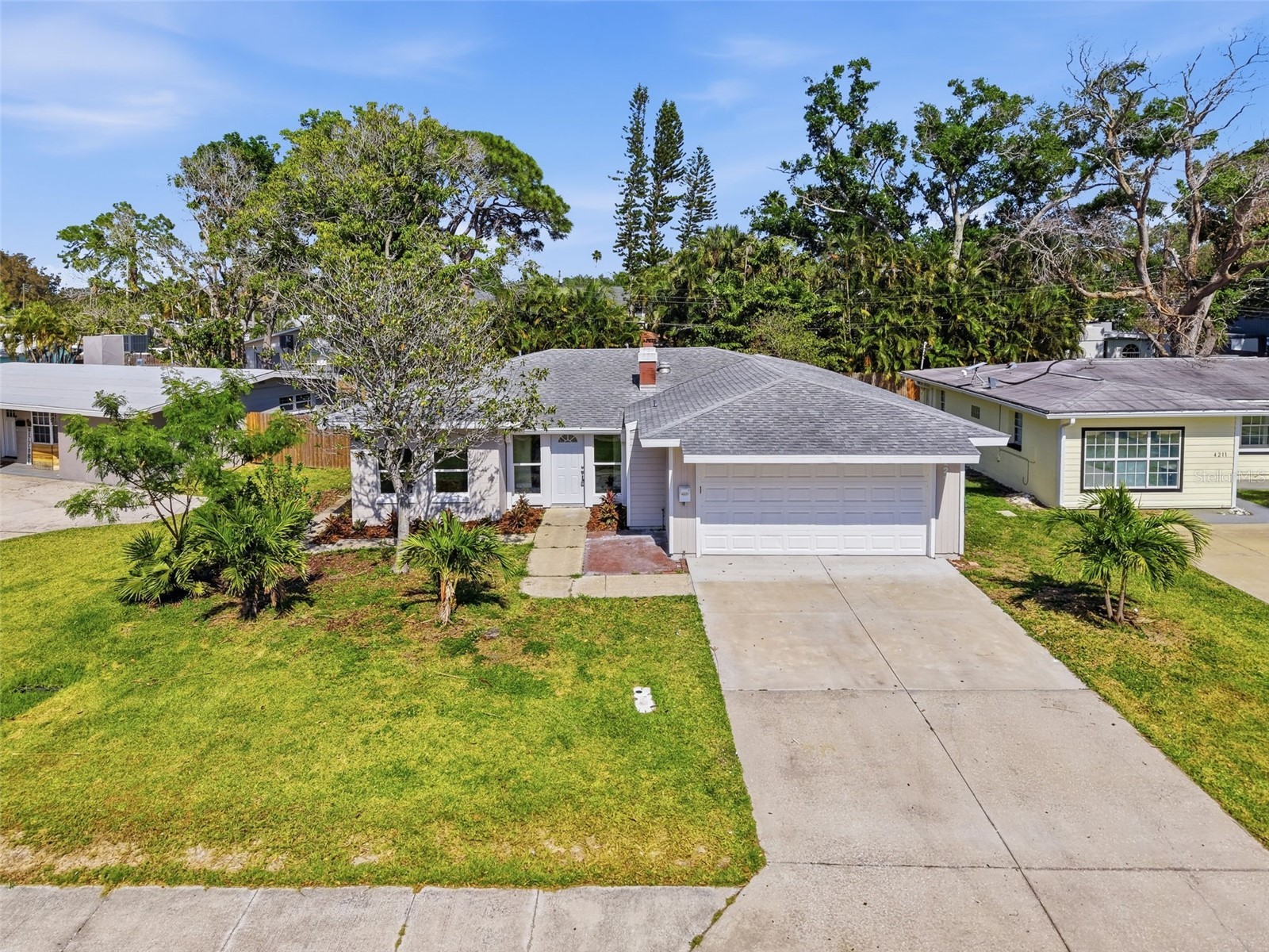 4221 Shore Acres Boulevard NE Saint Petersburg FL 33703 W7884861 image1