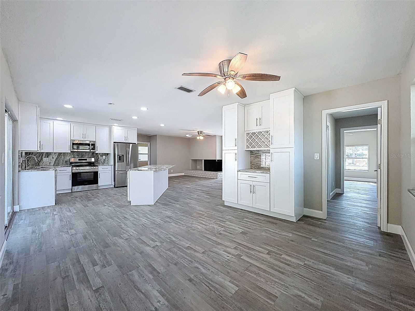 4221 Shore Acres Boulevard NE Saint Petersburg FL 33703 W7884861 image17