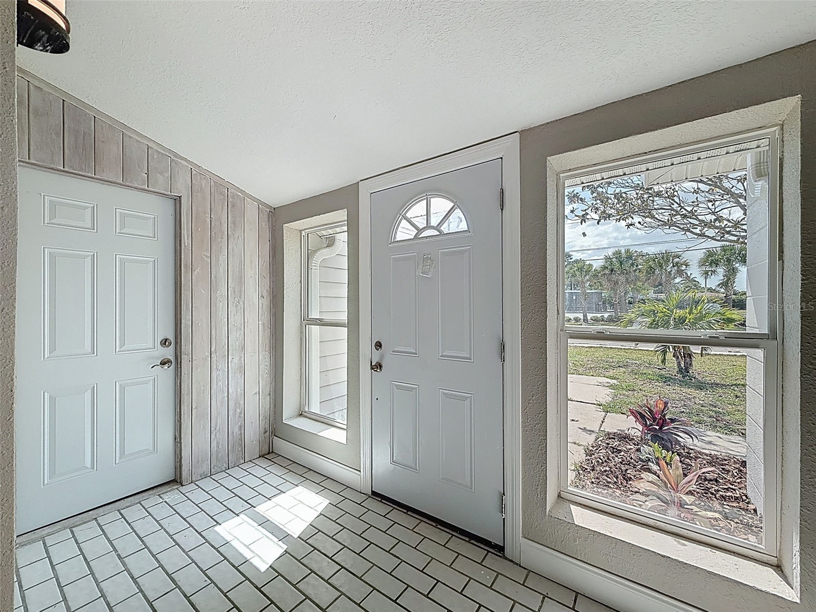 4221 Shore Acres Boulevard NE Saint Petersburg FL 33703 W7884861 image2