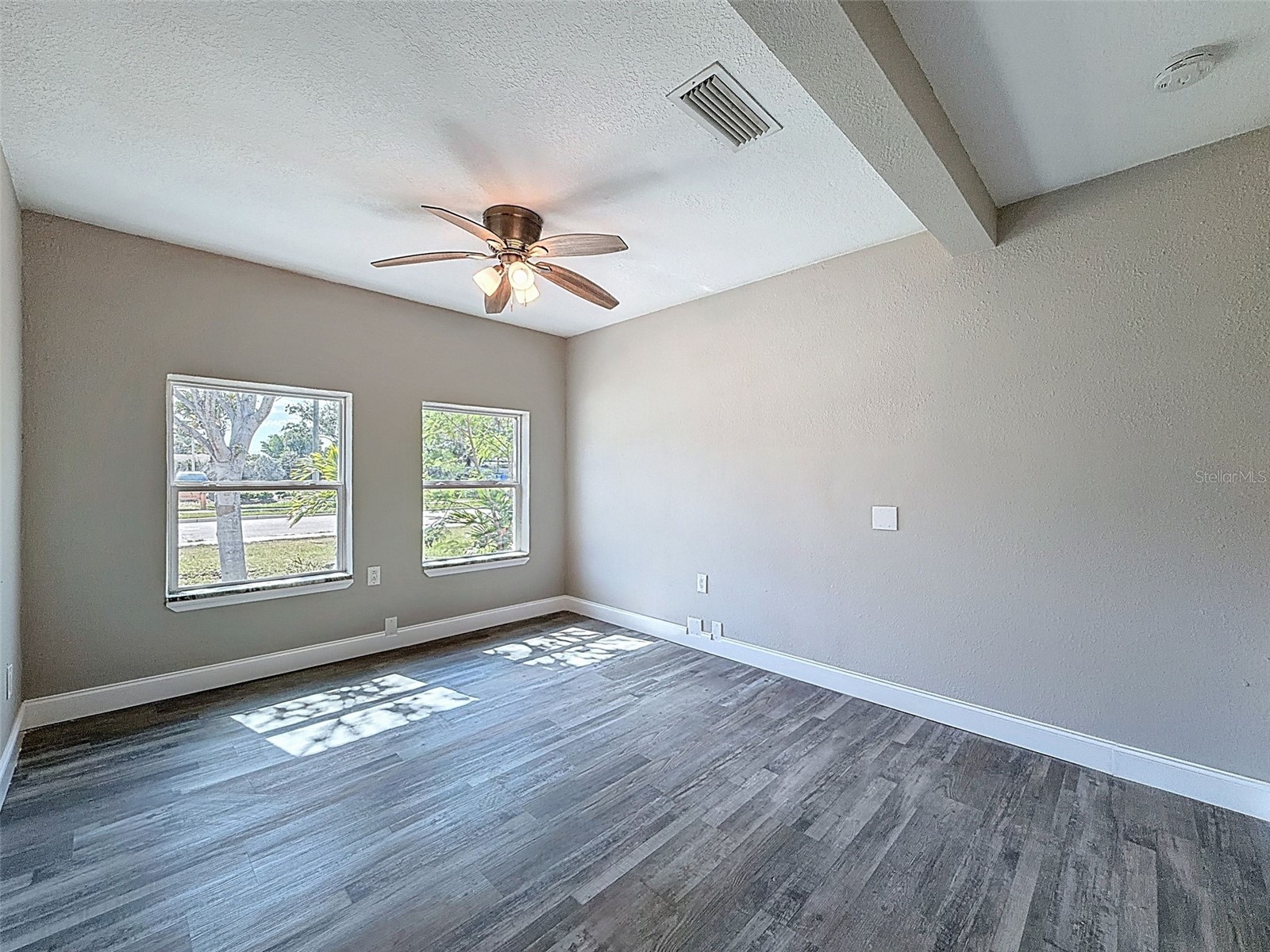 4221 Shore Acres Boulevard NE Saint Petersburg FL 33703 W7884861 image21