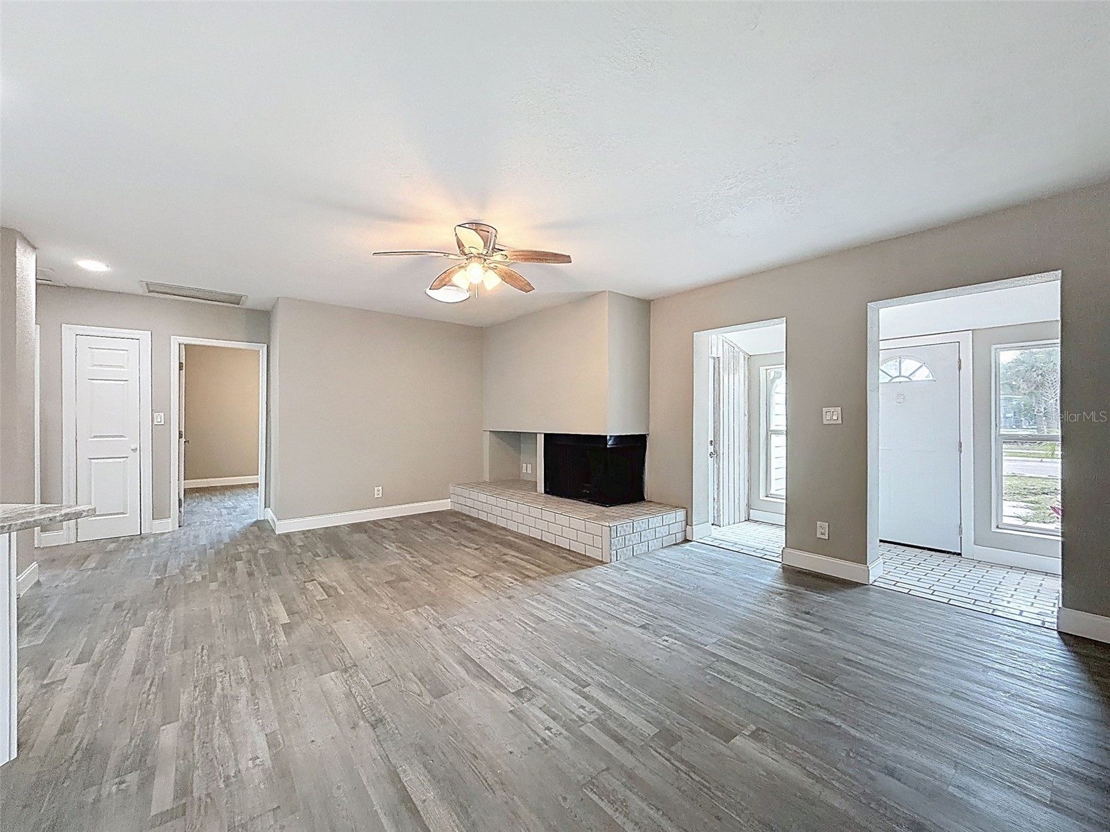 4221 Shore Acres Boulevard NE Saint Petersburg FL 33703 W7884861 image5