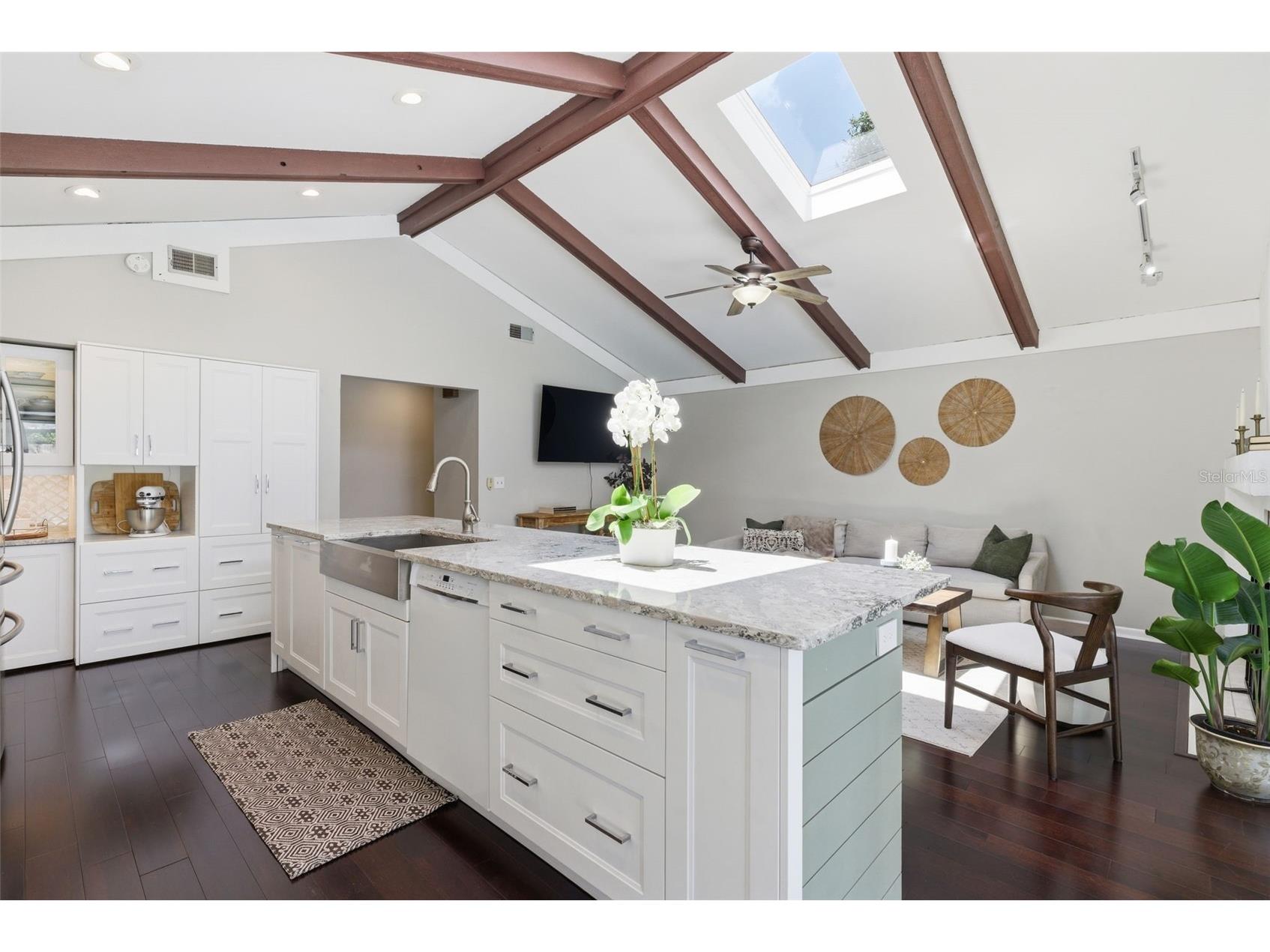 4221 Water Oaks Lane Tampa FL 33618 TB8509306 image16