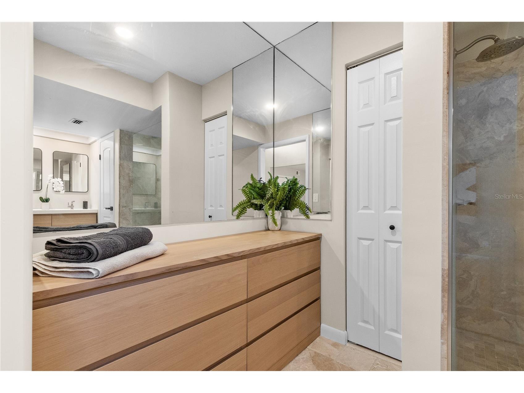 4222 Fairway Circle Tampa FL 33618 TB8508102 image19
