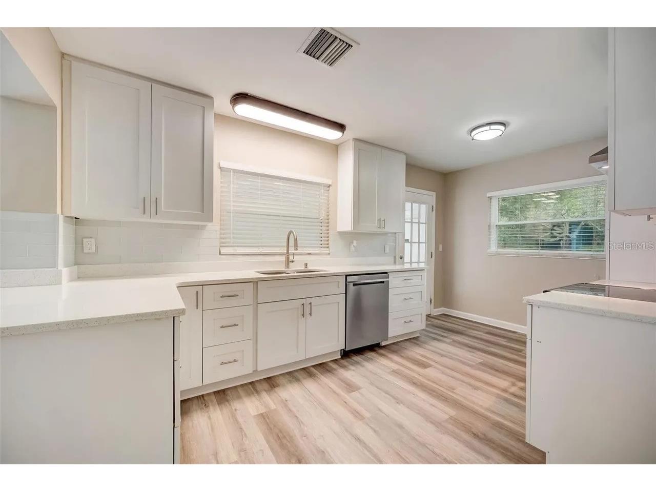 4223 E Pine Hill Circle Orlando FL 32808 O6402392 image16