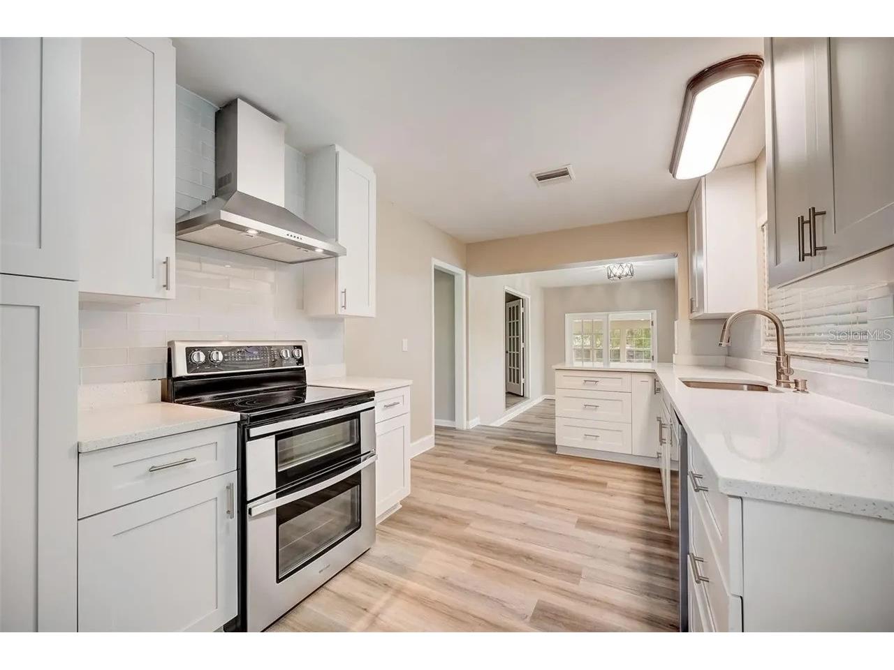 4223 E Pine Hill Circle Orlando FL 32808 O6402392 image3