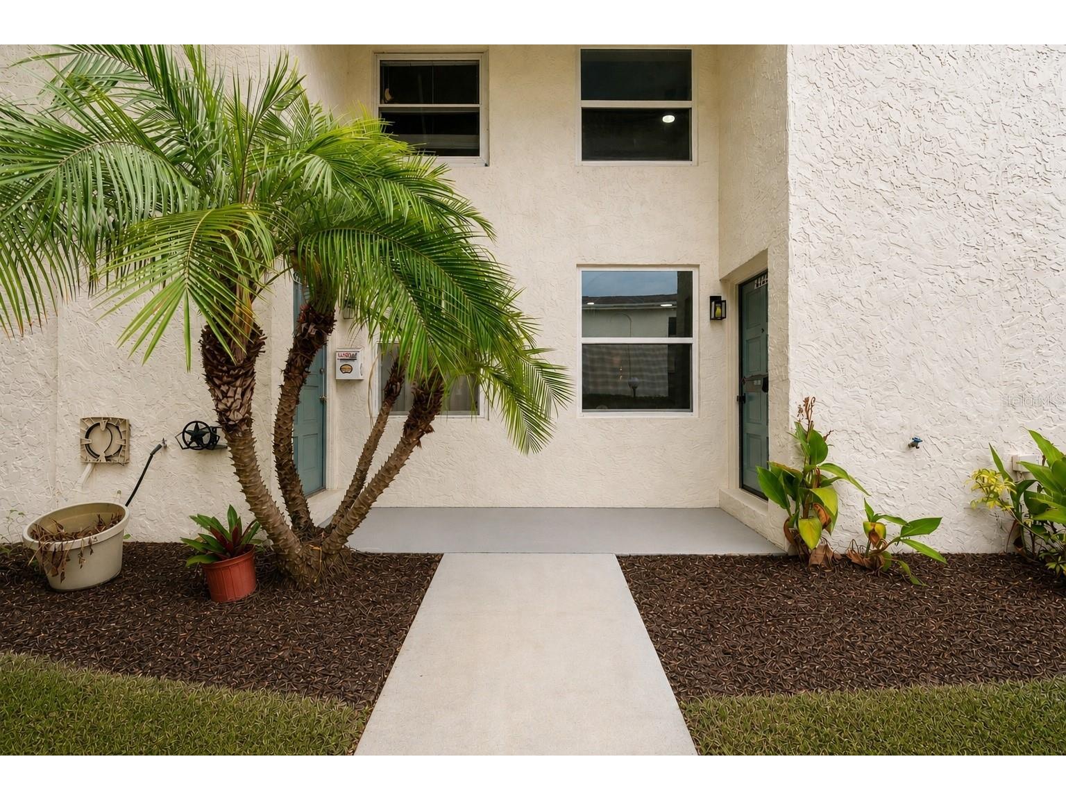 4223 La Palma Court Tampa FL 33611 TB8526533 image1