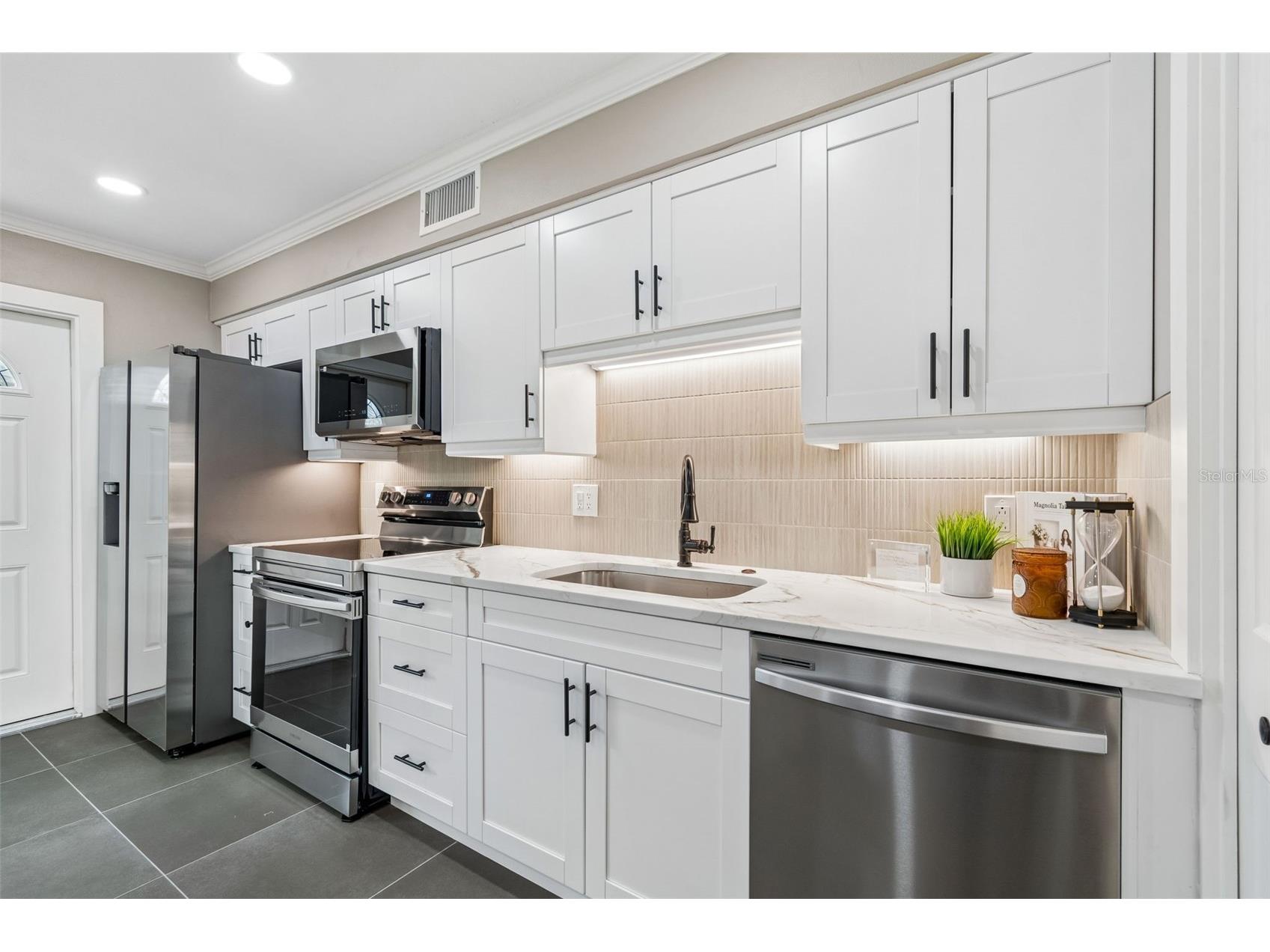 4223 La Palma Court Tampa FL 33611 TB8526533 image5