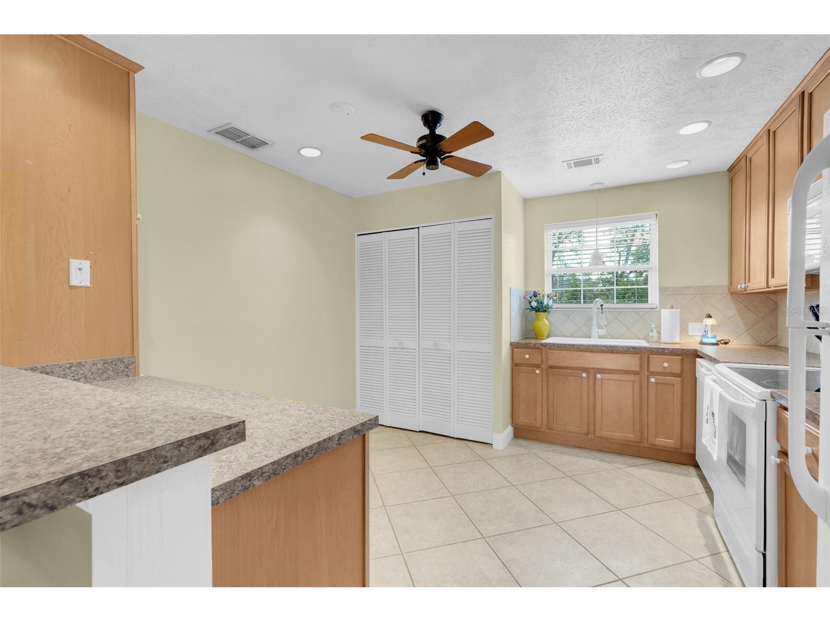4224 Lake Underhill Road #8B8 Orlando FL 32803 O6388810 image16