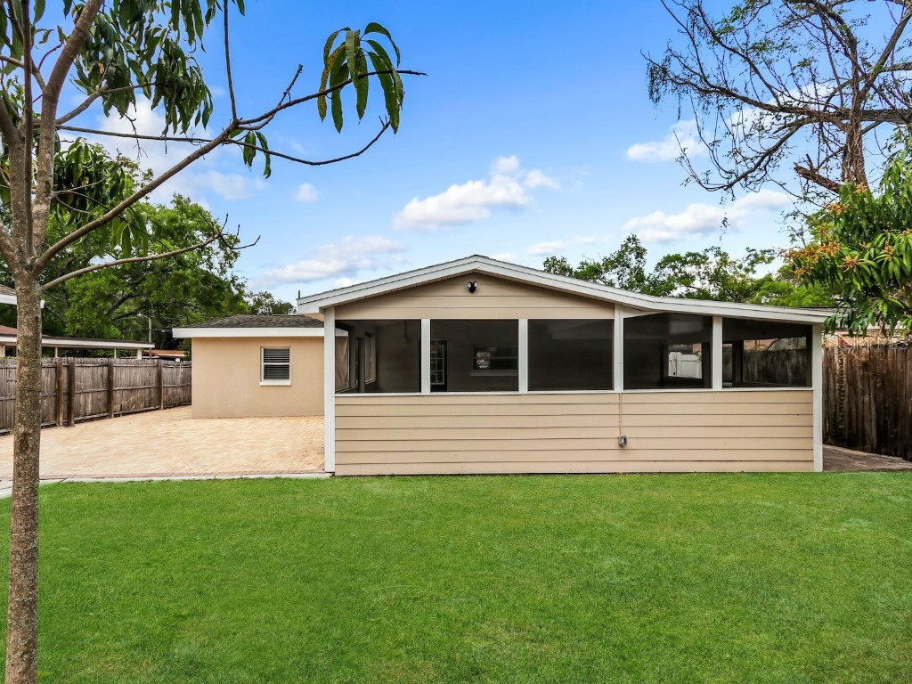 4225 N Sandalwood Circle Tampa FL 33617 O6097452 image1