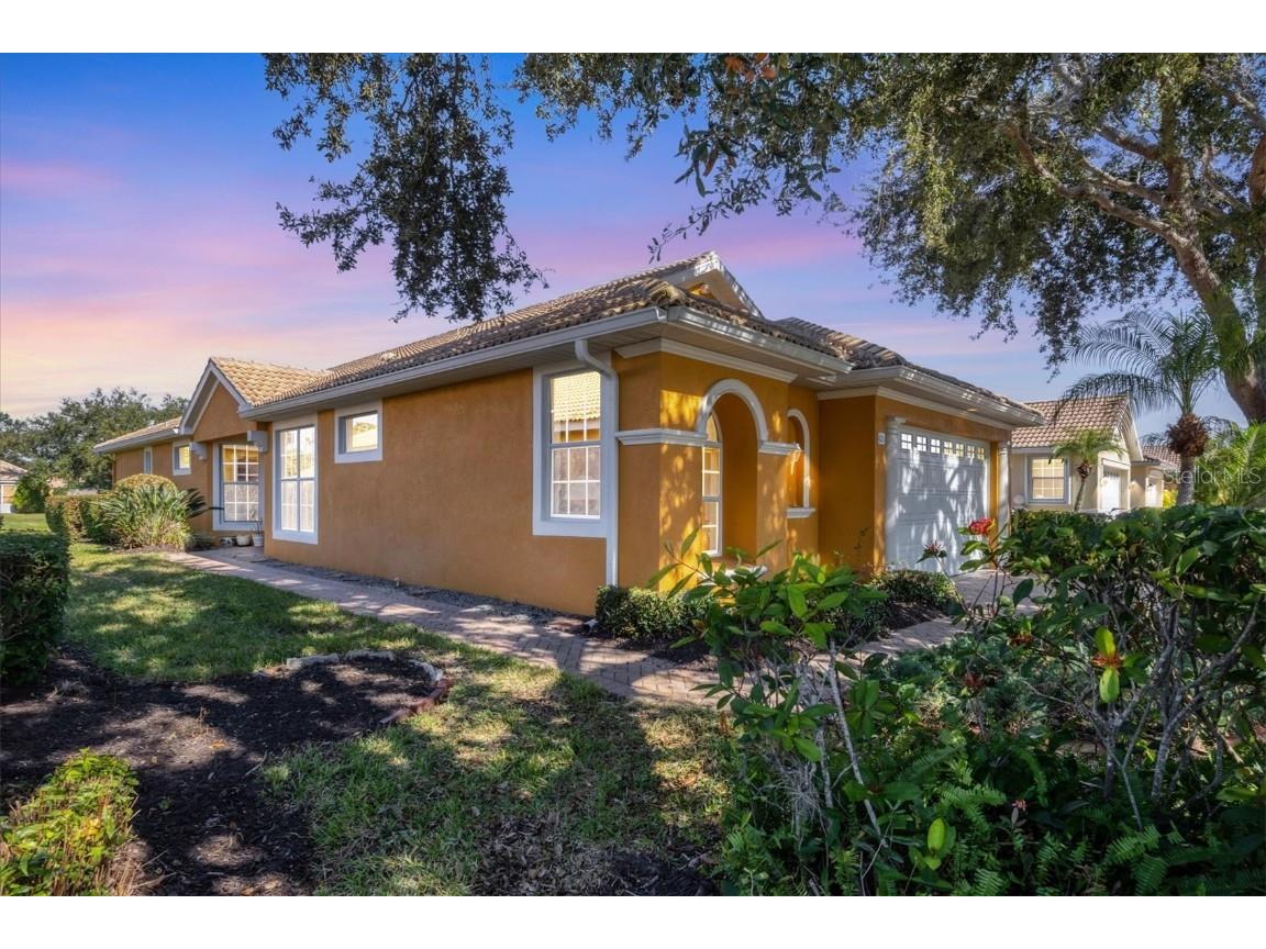 4226 Reflections Parkway Sarasota FL 34233 A4672784 image1