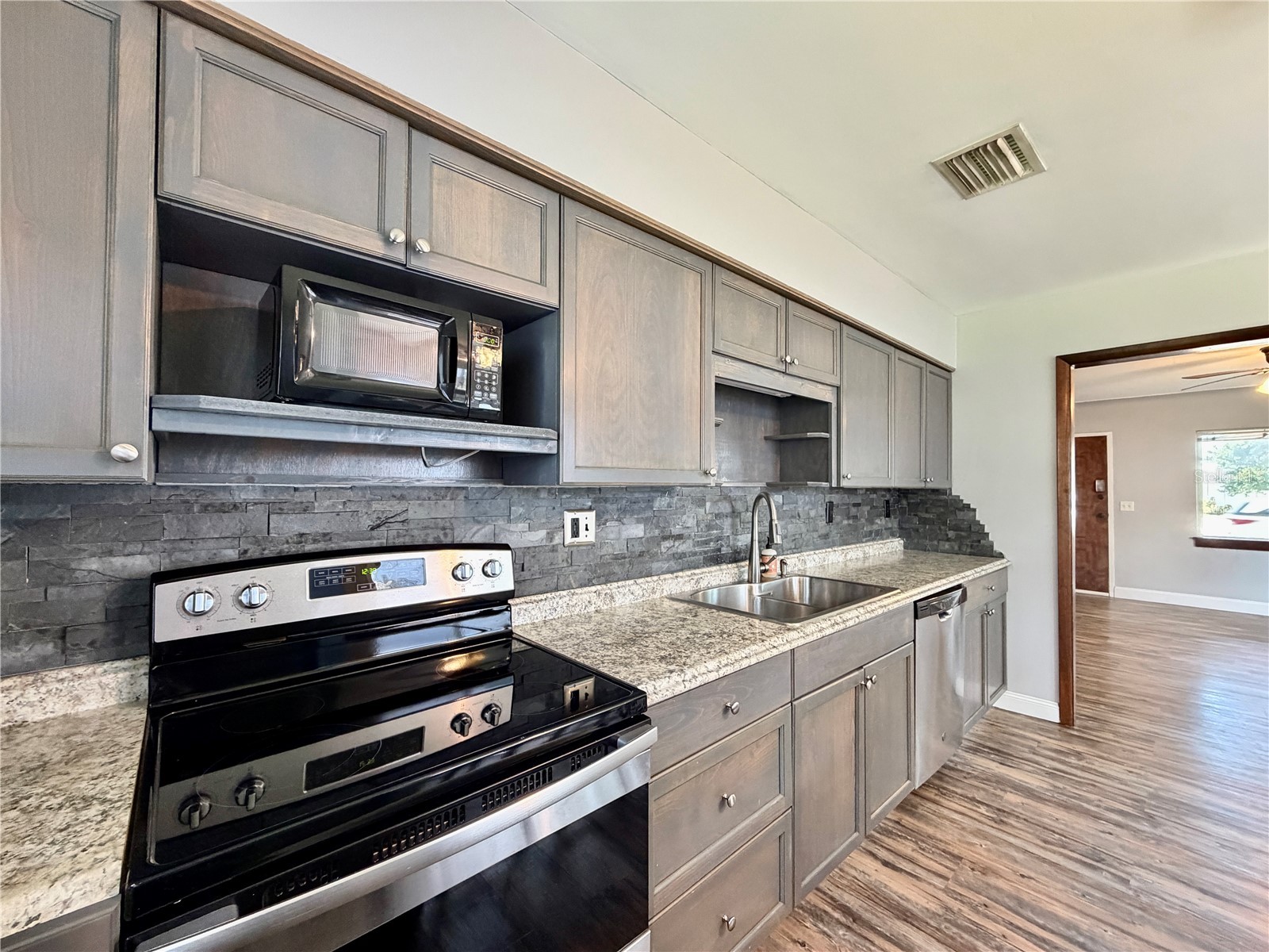 4227 5th Avenue N Saint Petersburg FL 33713 TB8515971 image8